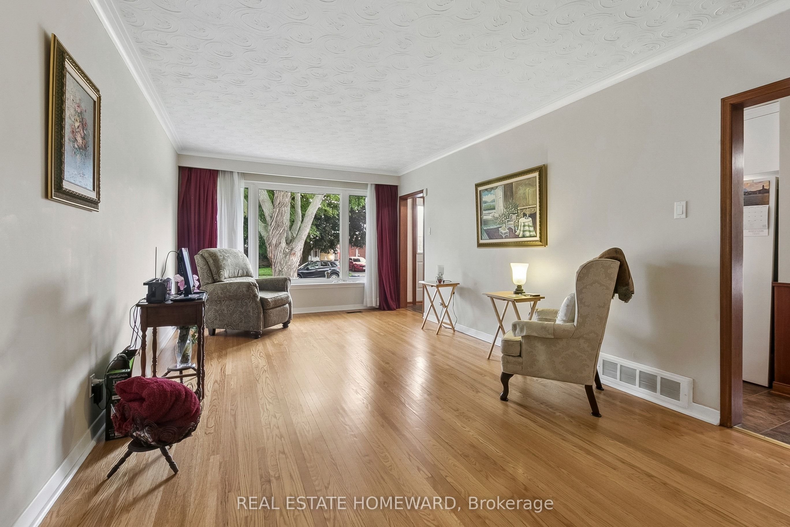 94 Rochman Boulevard Property Photo 7