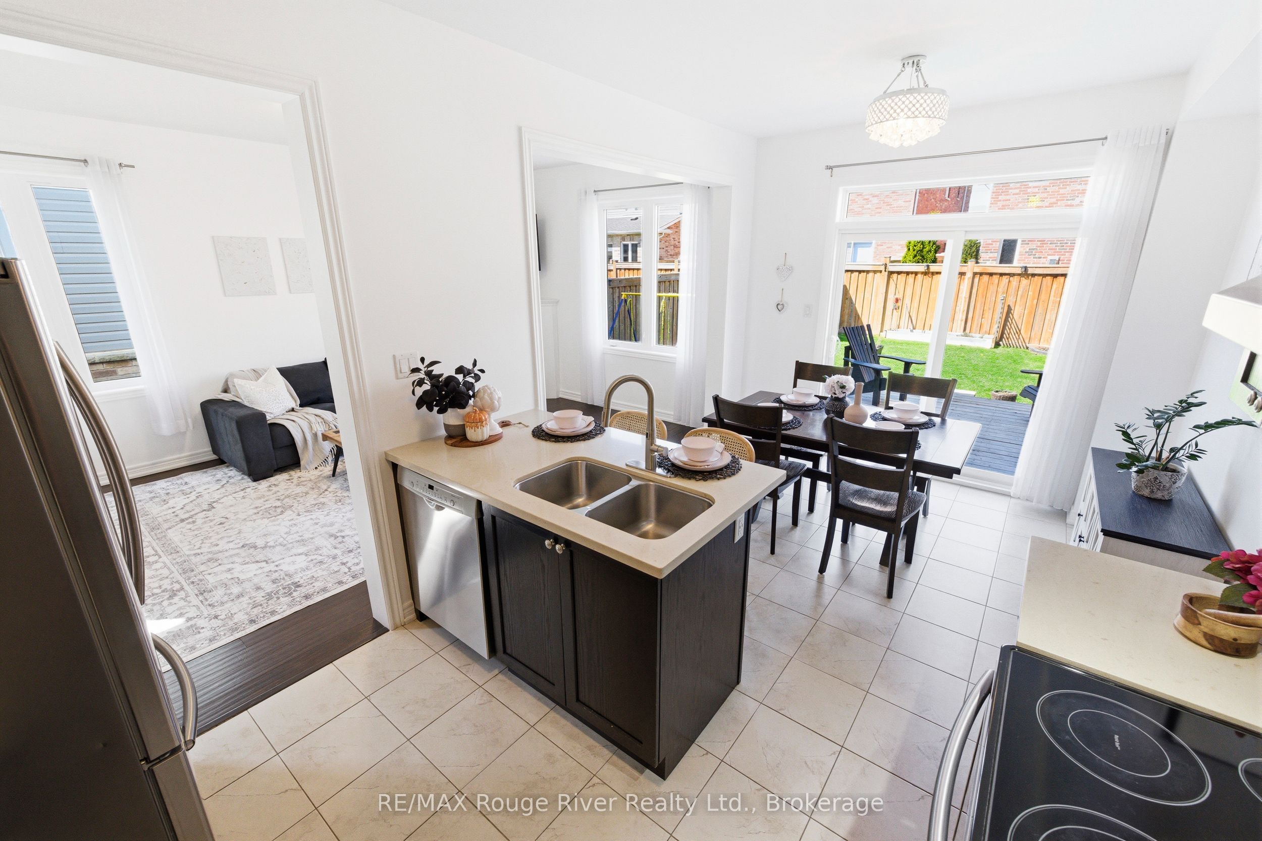 84 Fred Jackman Avenue Property Photo 13