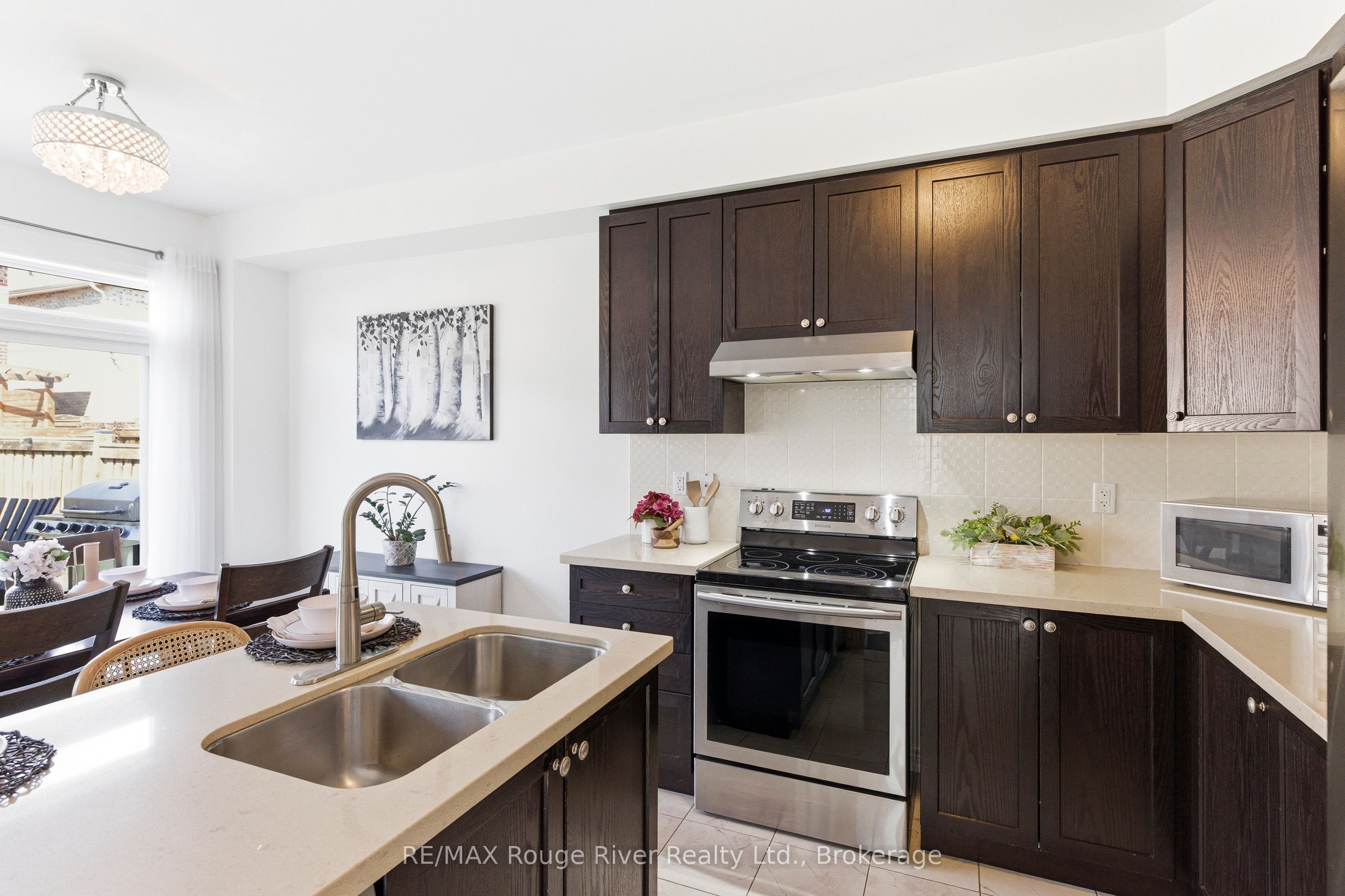 84 Fred Jackman Avenue Property Photo 14