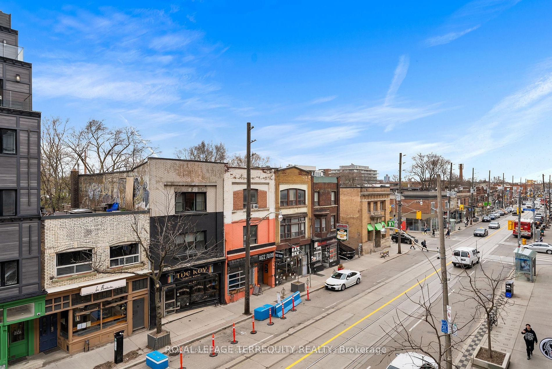 894 Queen Street E Property Photo 2