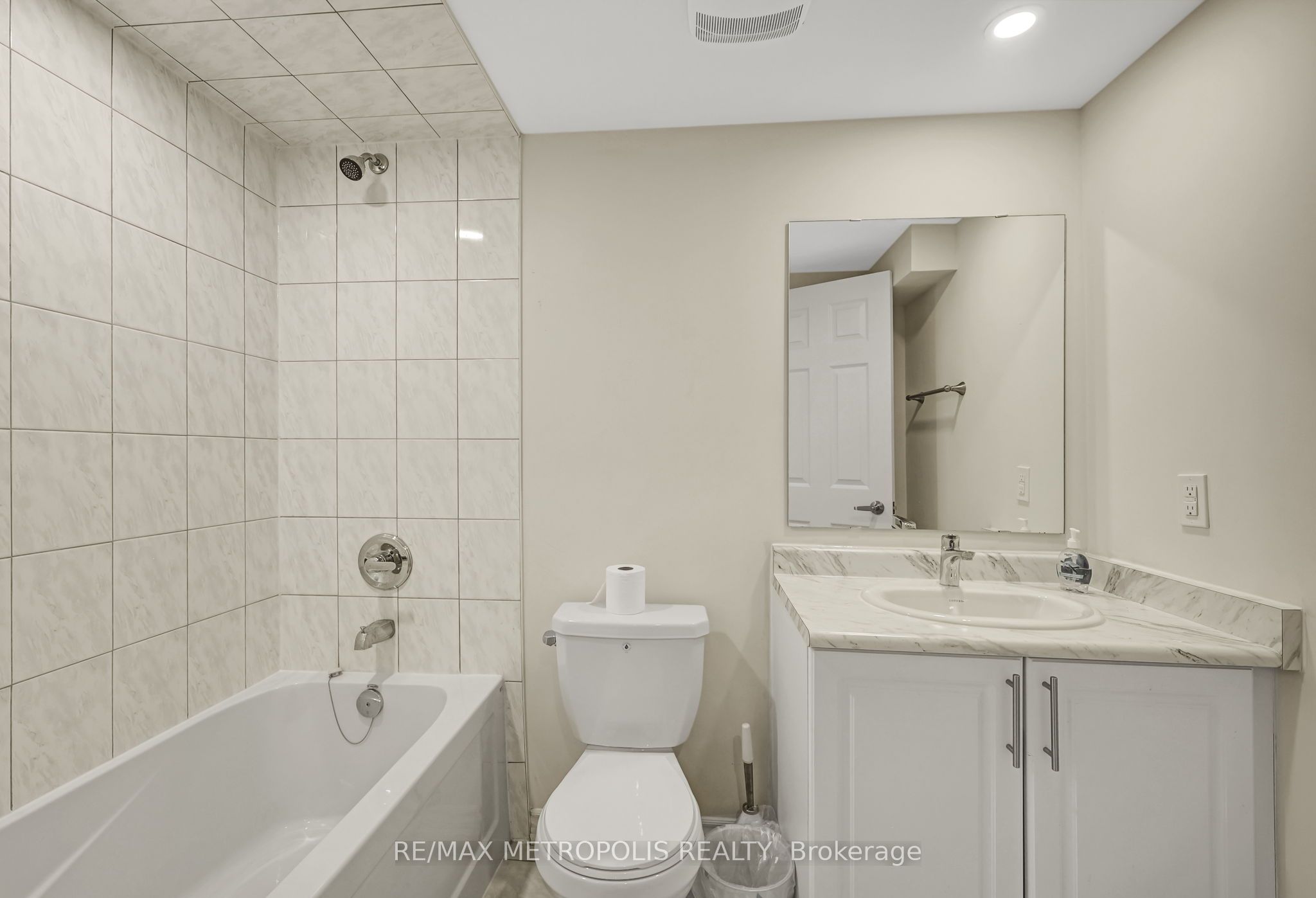 15 Douglas Kemp Crescent Property Photo 37