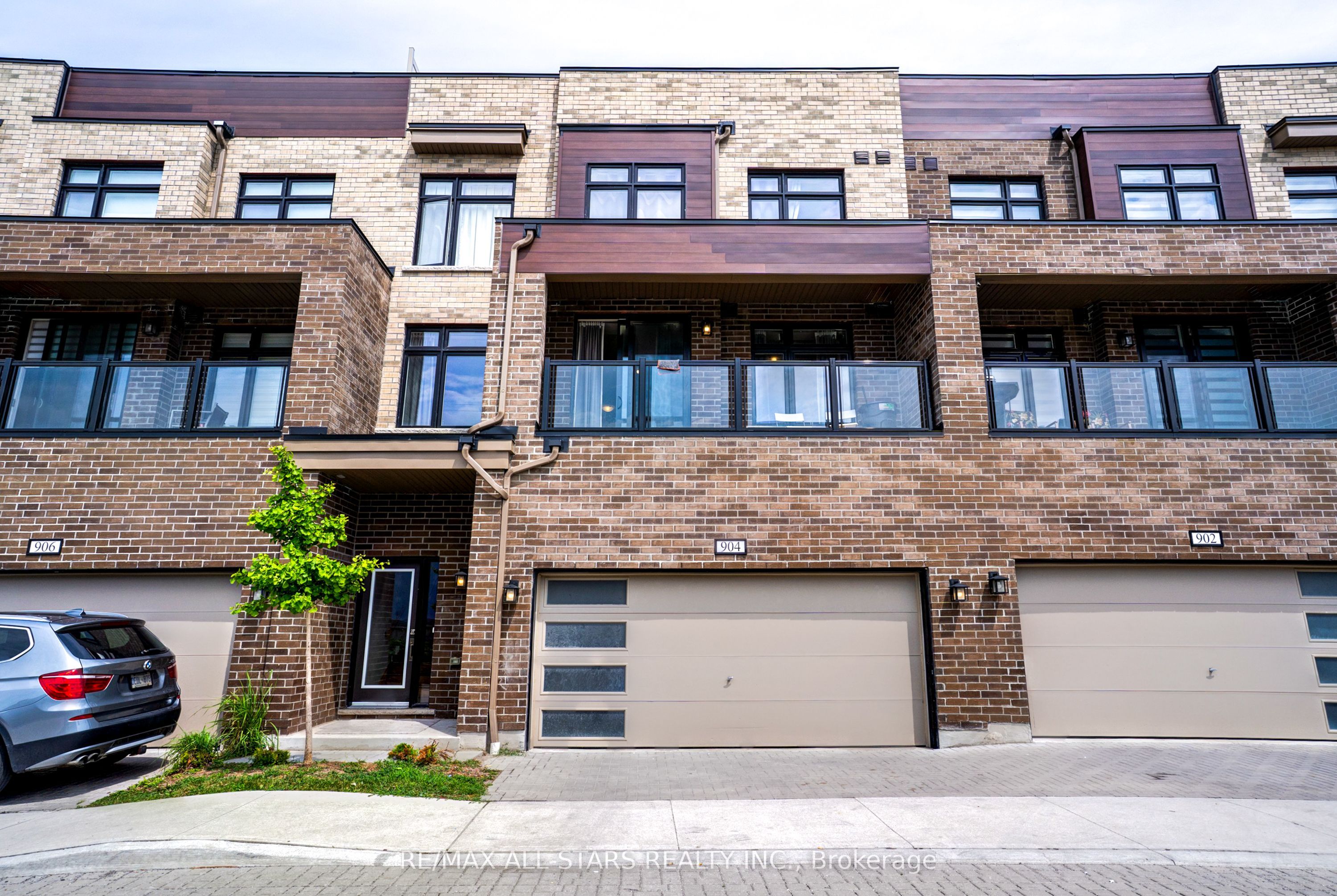 1865 Pickering Parkway #904 Property Photo 1