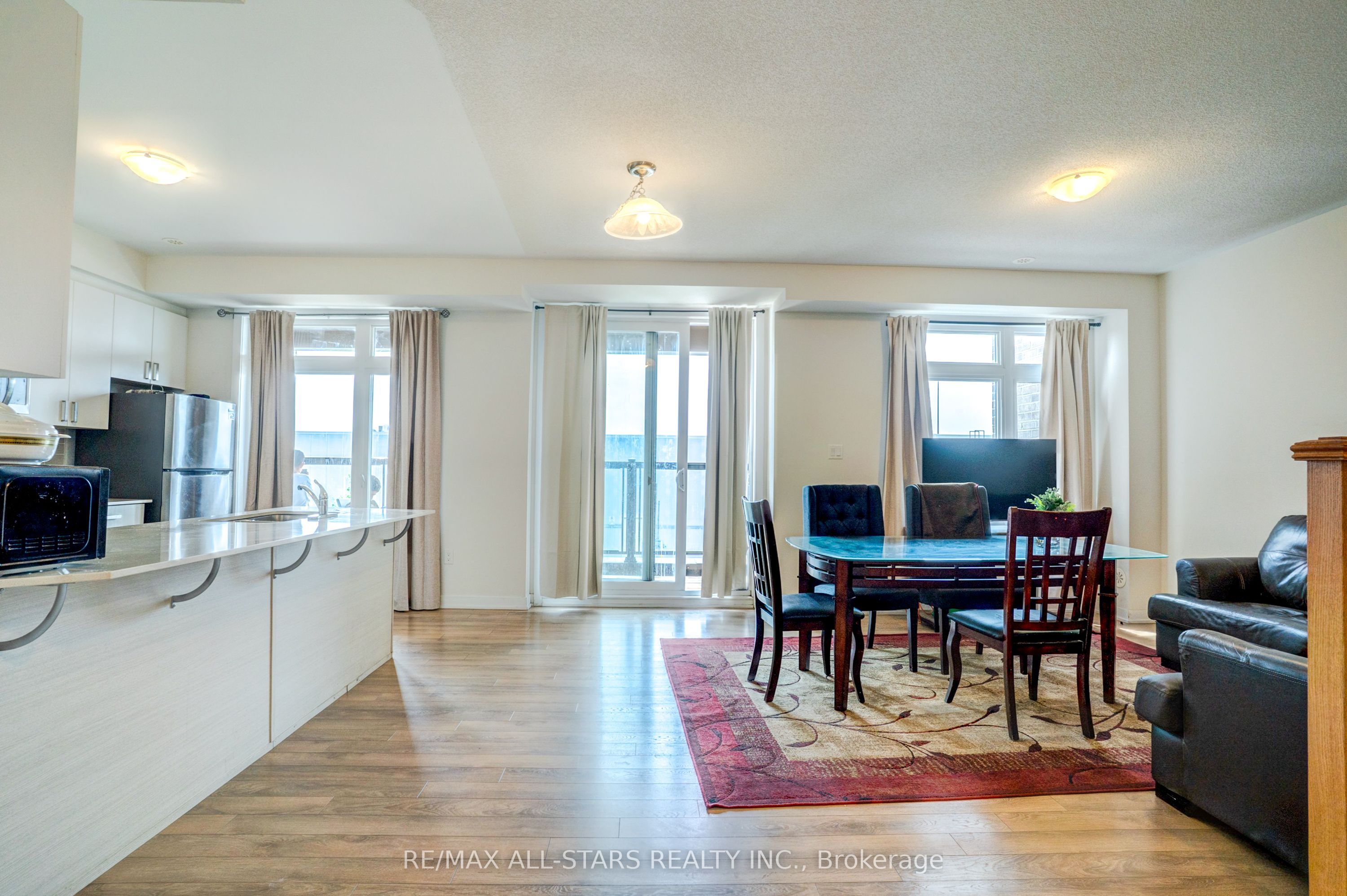 1865 Pickering Parkway #904 Property Photo 6