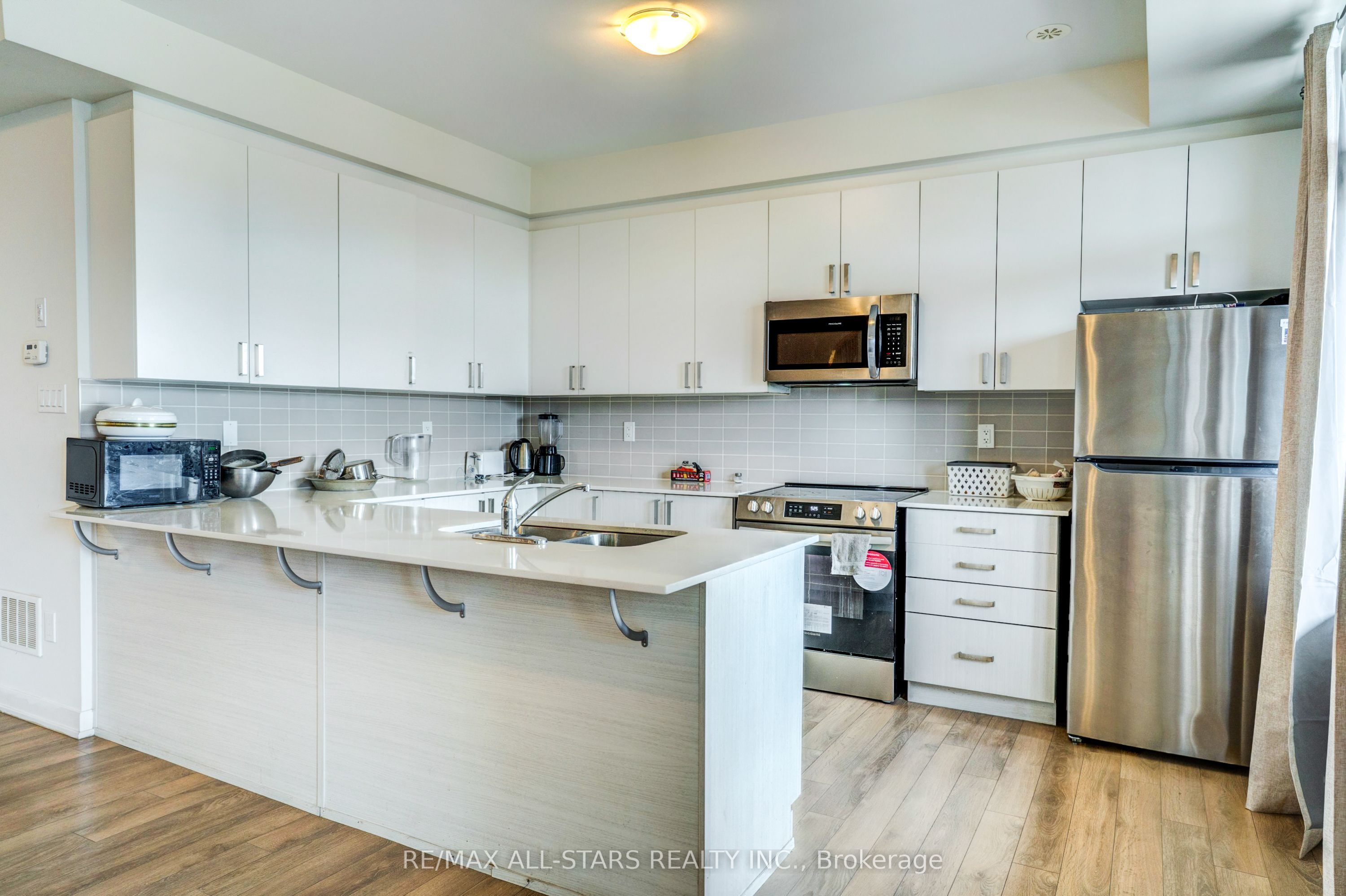 1865 Pickering Parkway #904 Property Photo 11