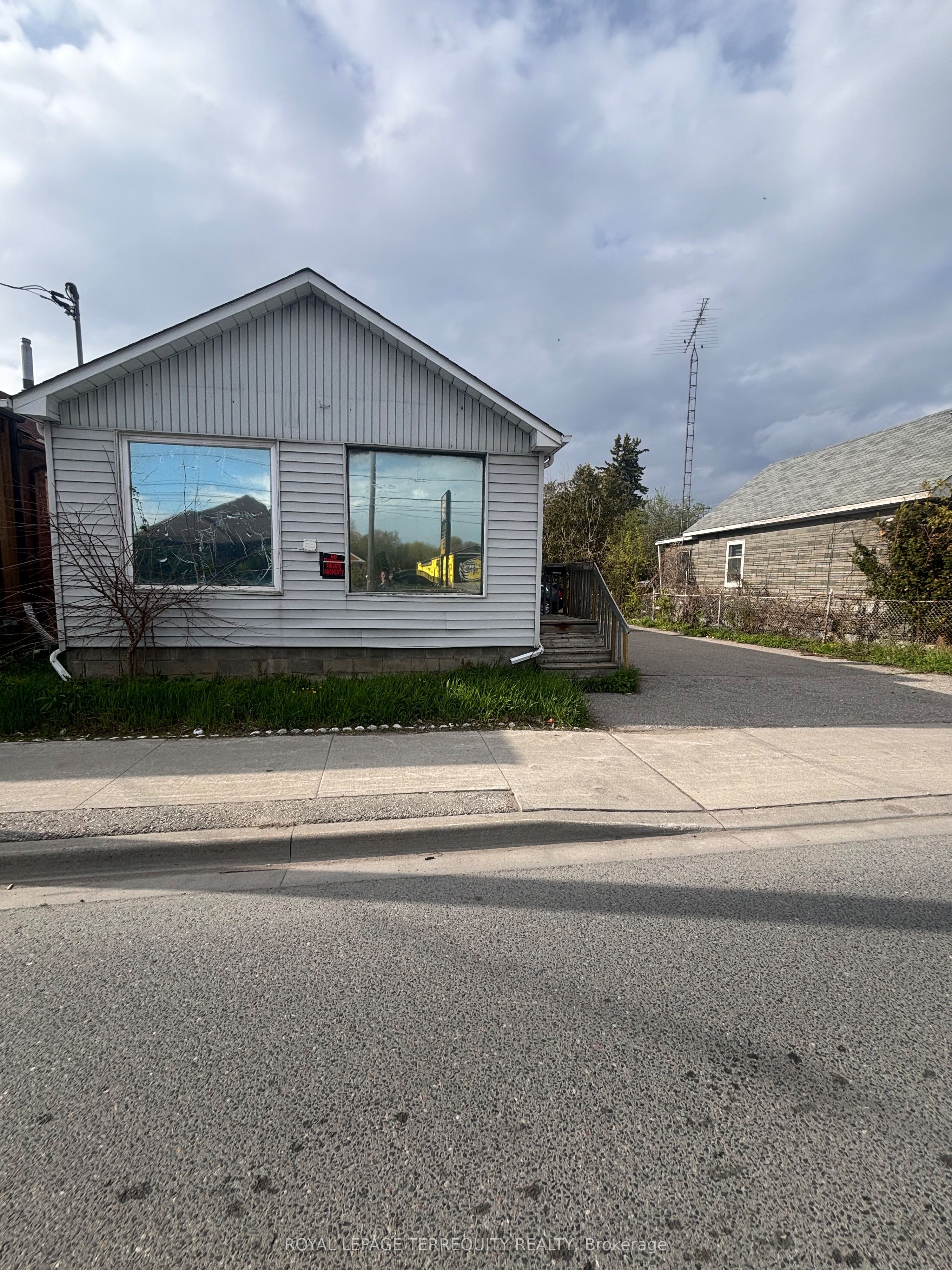 252 Bloor Street E Property Photo 1