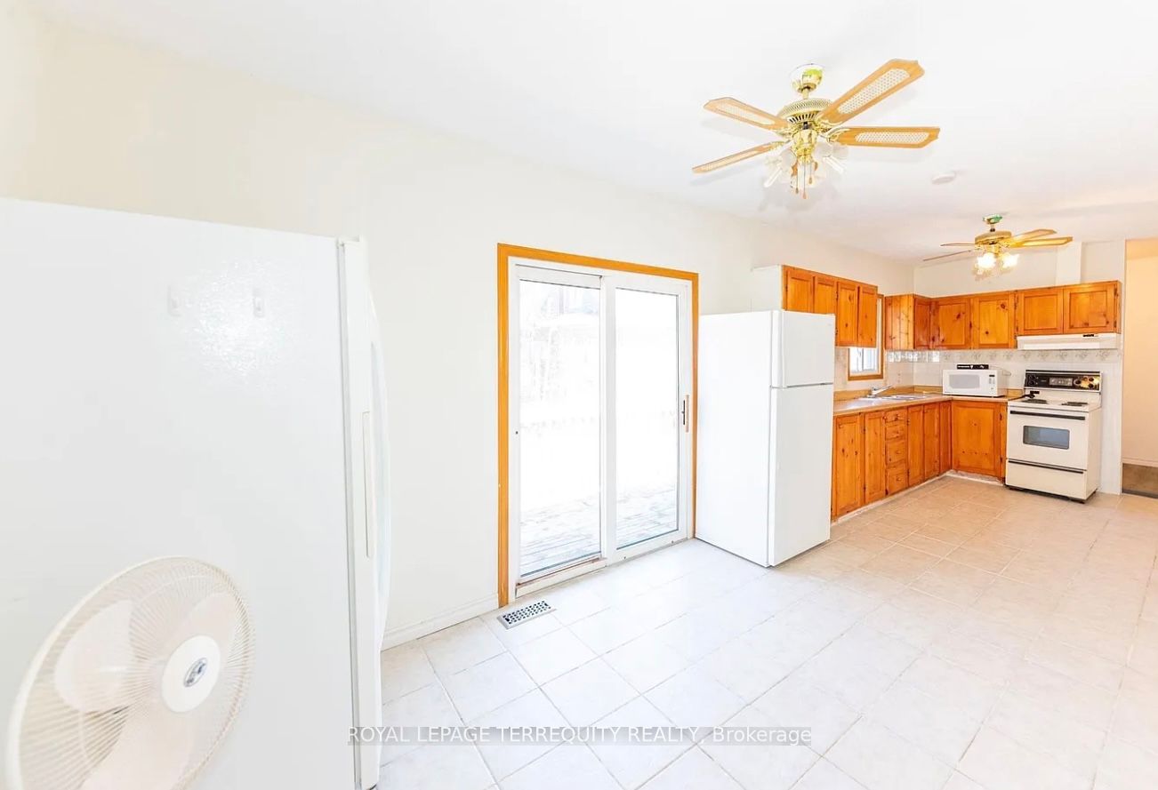 252 Bloor Street E Property Photo 3