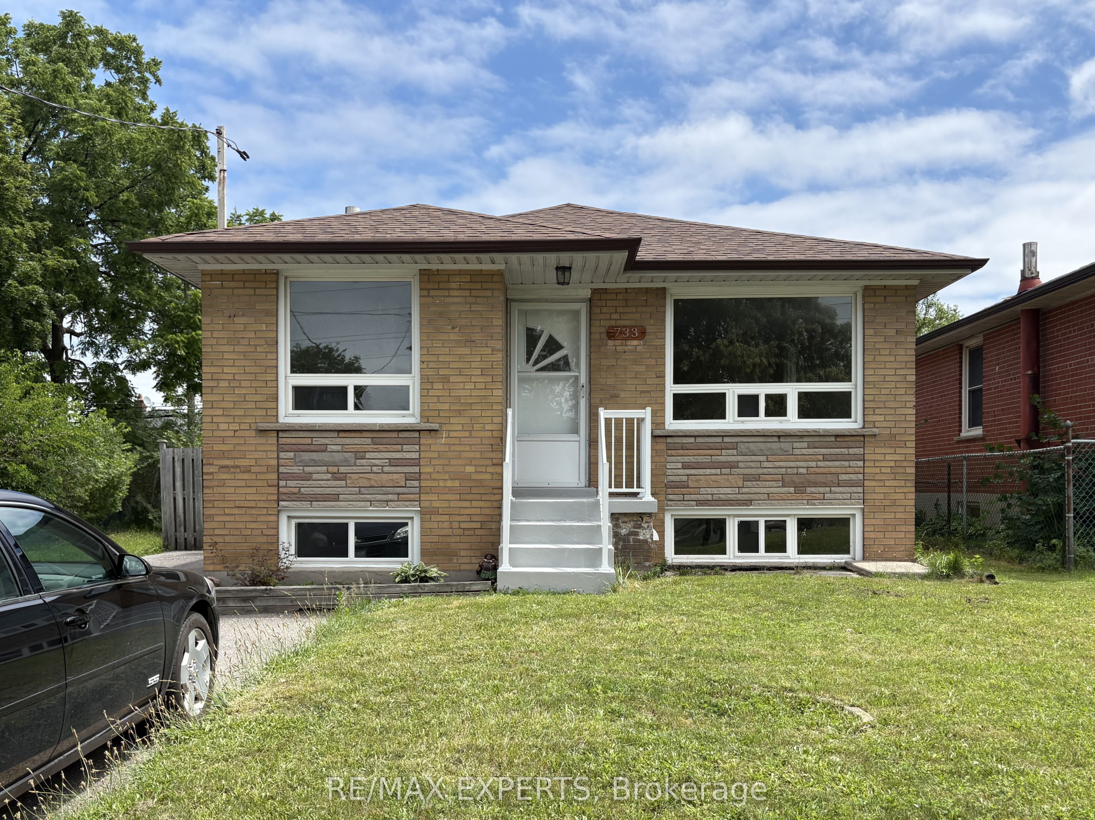 733 Markham Road Property Photo 1