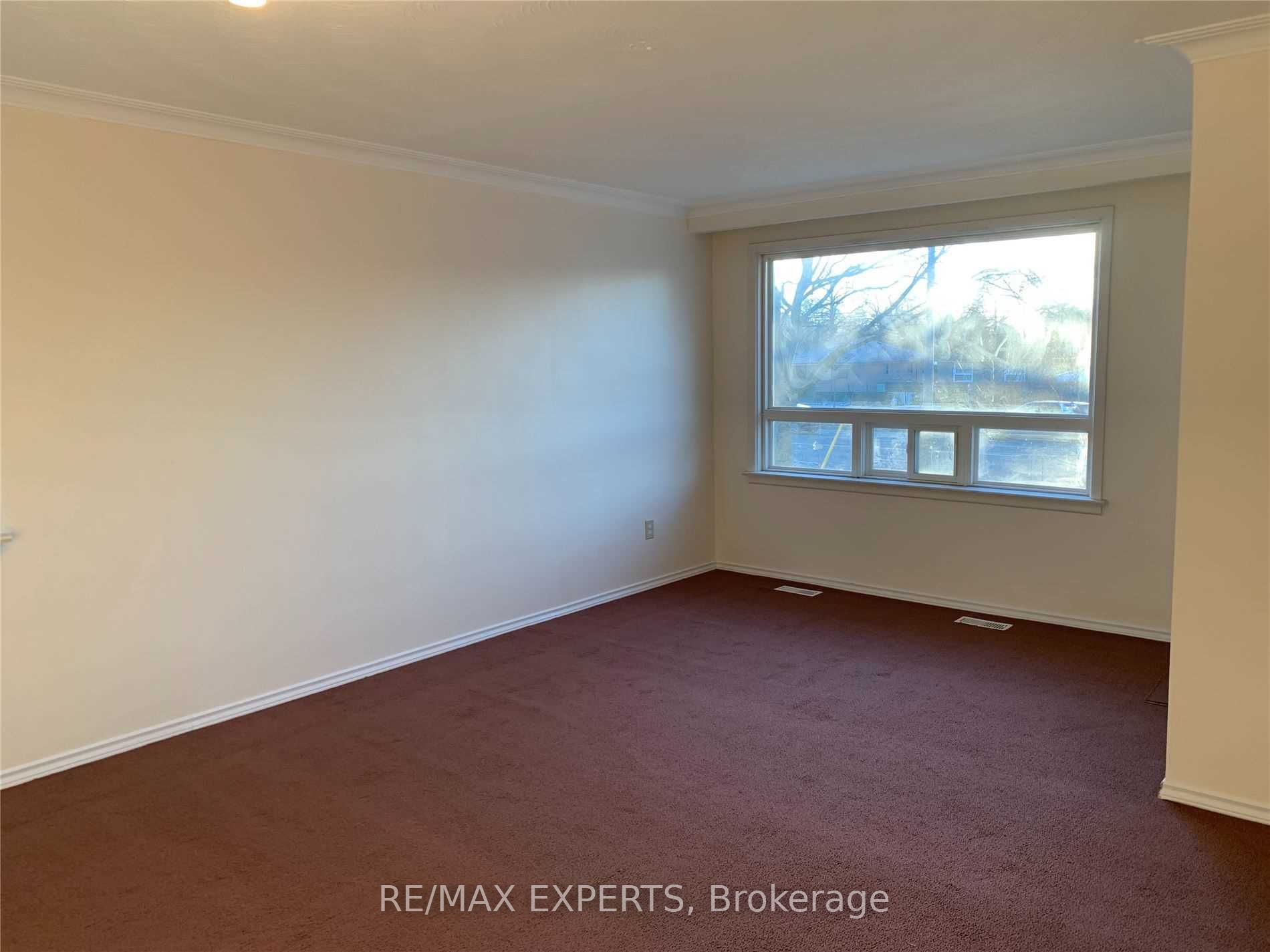 733 Markham Road Property Photo 3