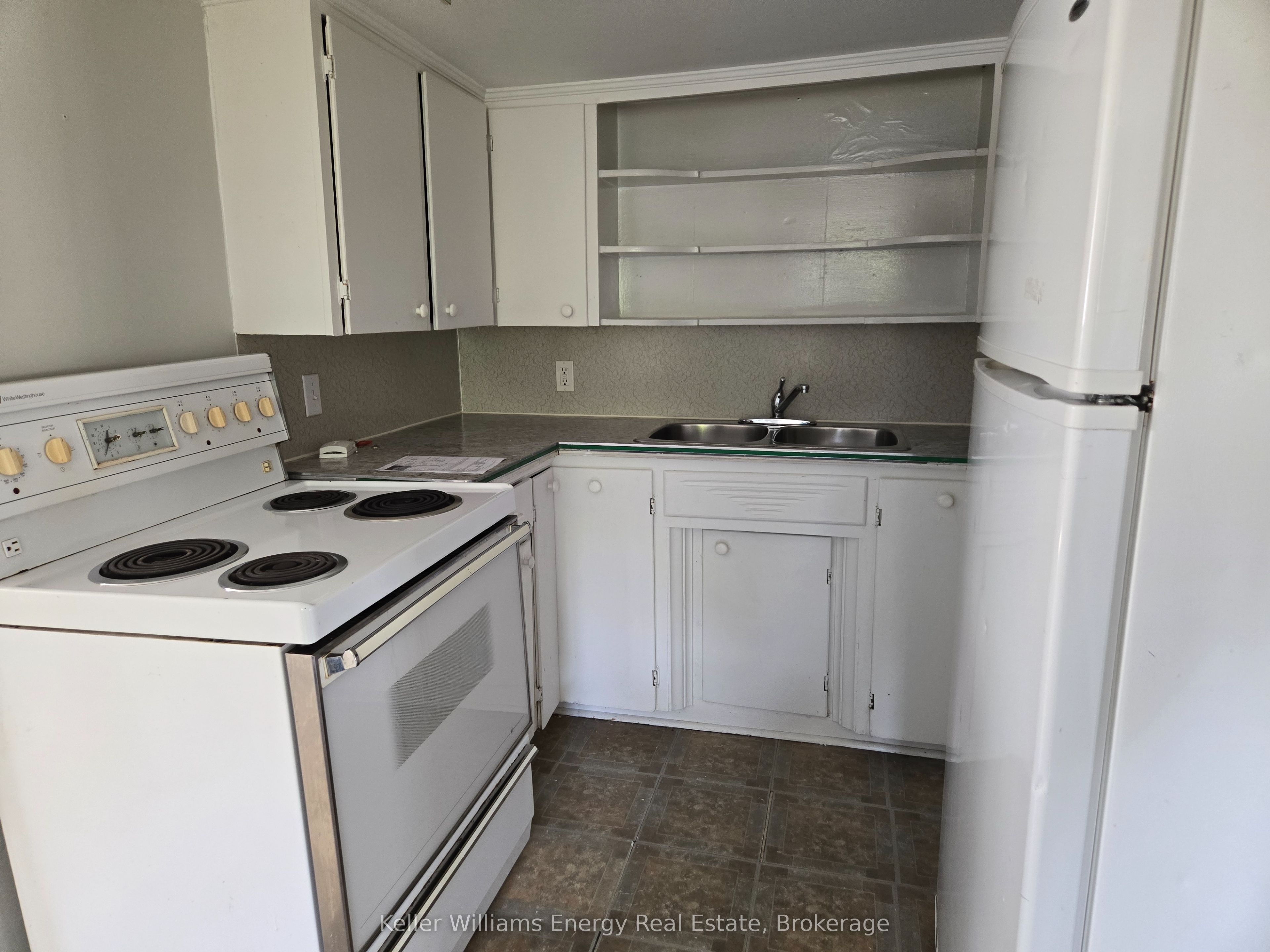 86 Brock Street E #3 Property Photo 1