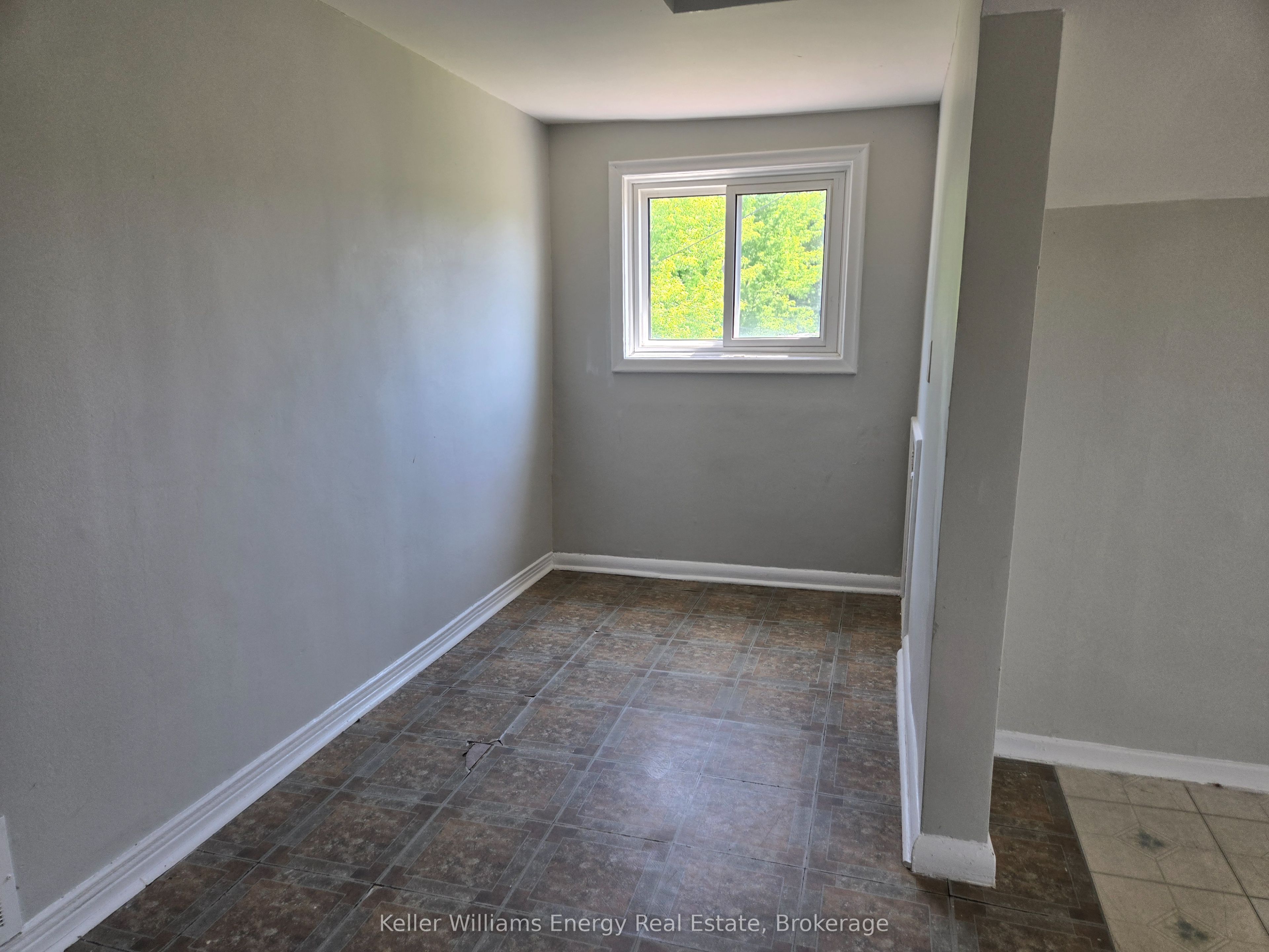 86 Brock Street E #3 Property Photo 3