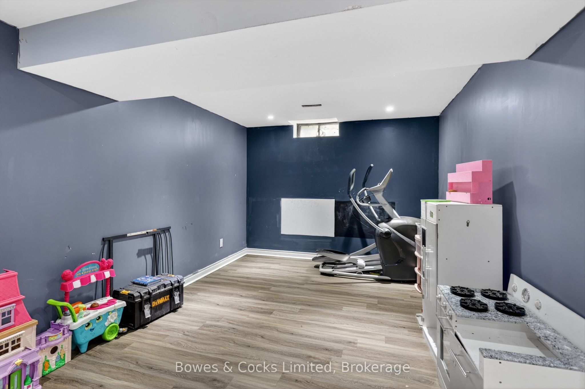 4 Claret Road Property Photo 28