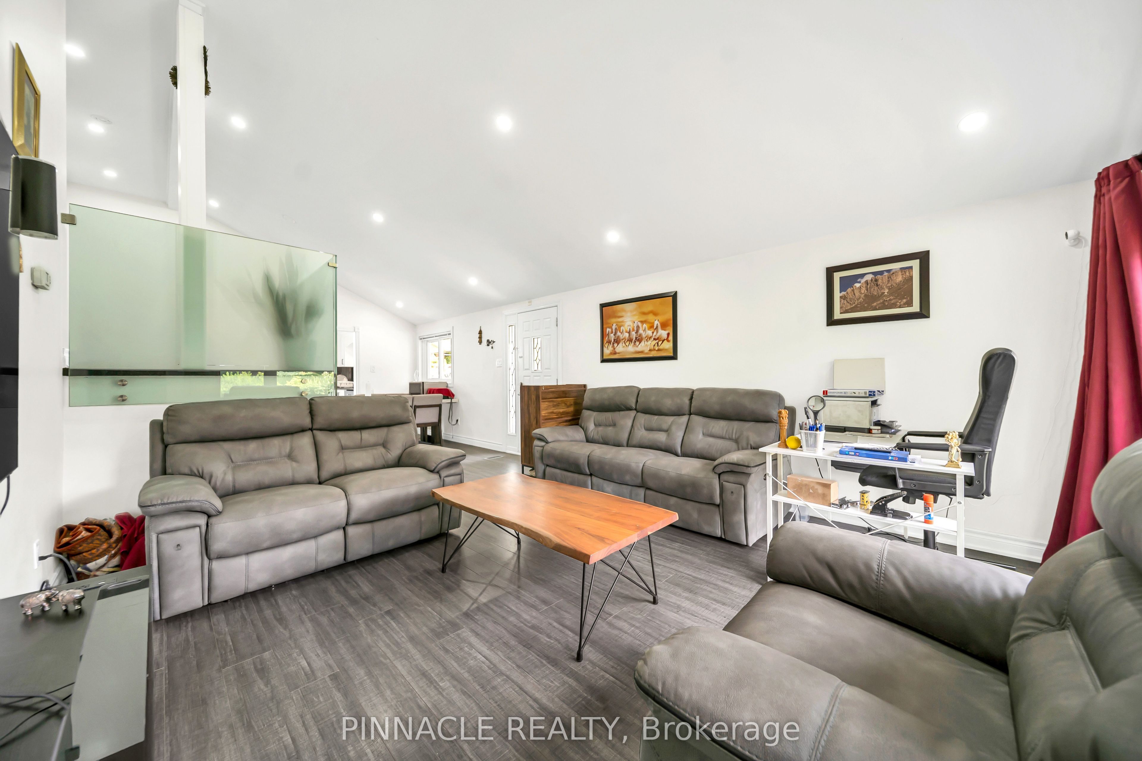 2 Ladysbridge Drive Property Photo 10