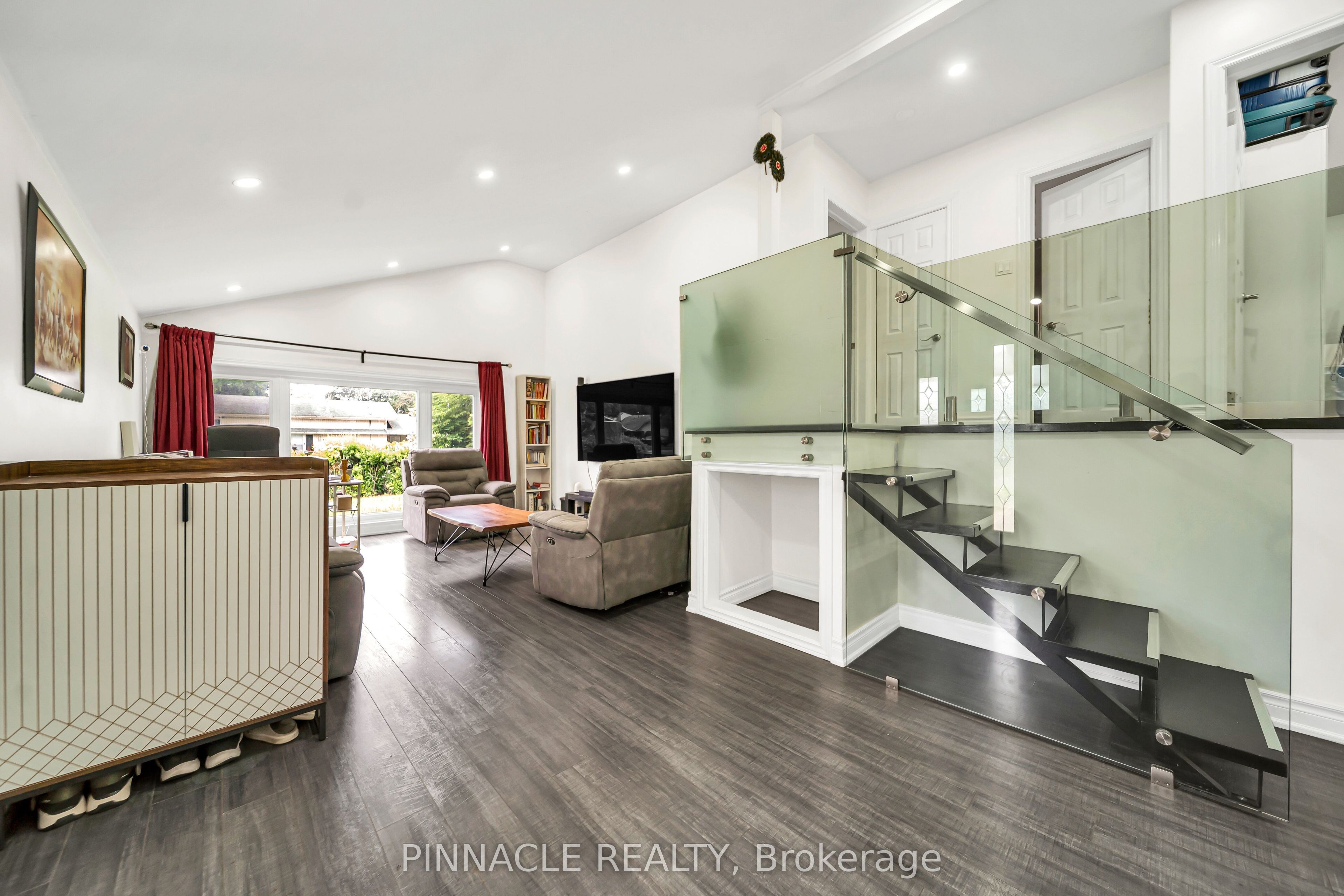 2 Ladysbridge Drive Property Photo 11