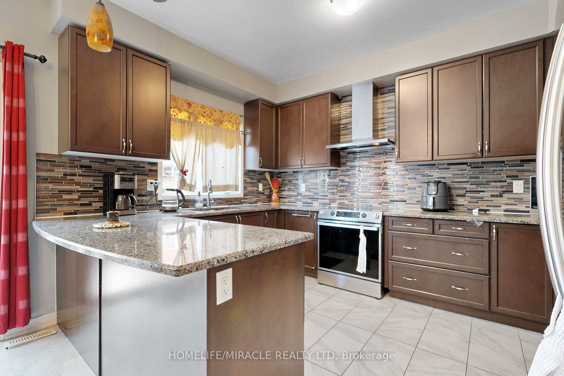 2003 Queensbury Drive Property Photo 14