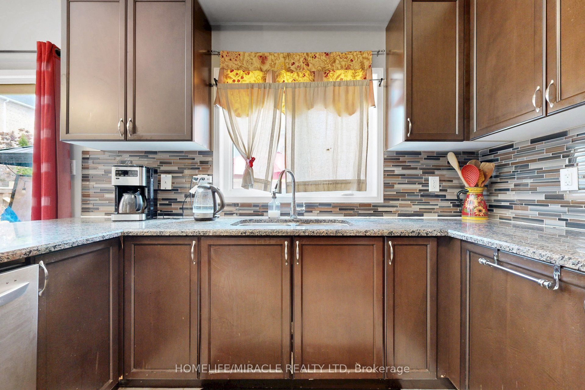 2003 Queensbury Drive Property Photo 16