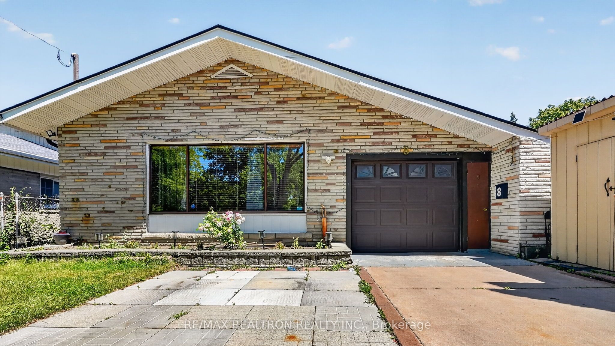 8 Bonnechere Crescent Property Photo 2