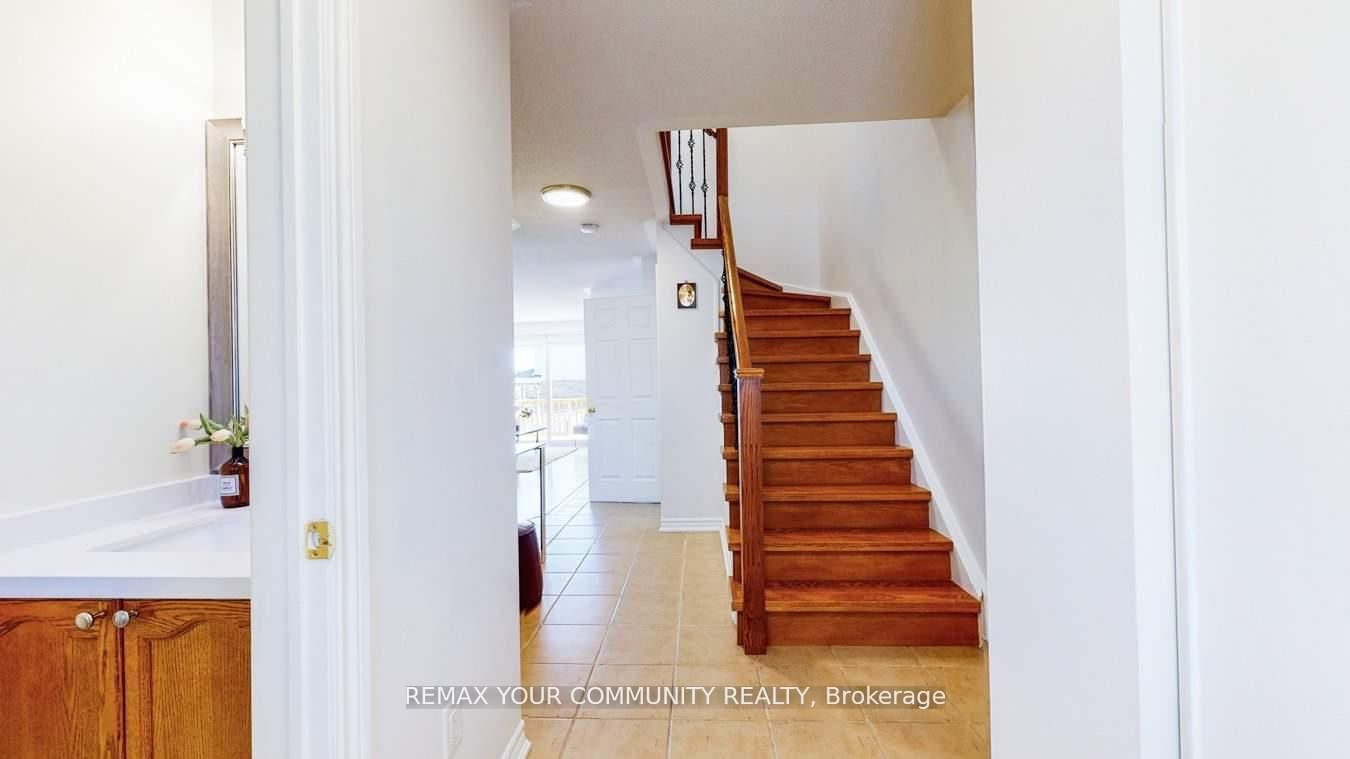 143 Cornish Drive E Property Photo 5