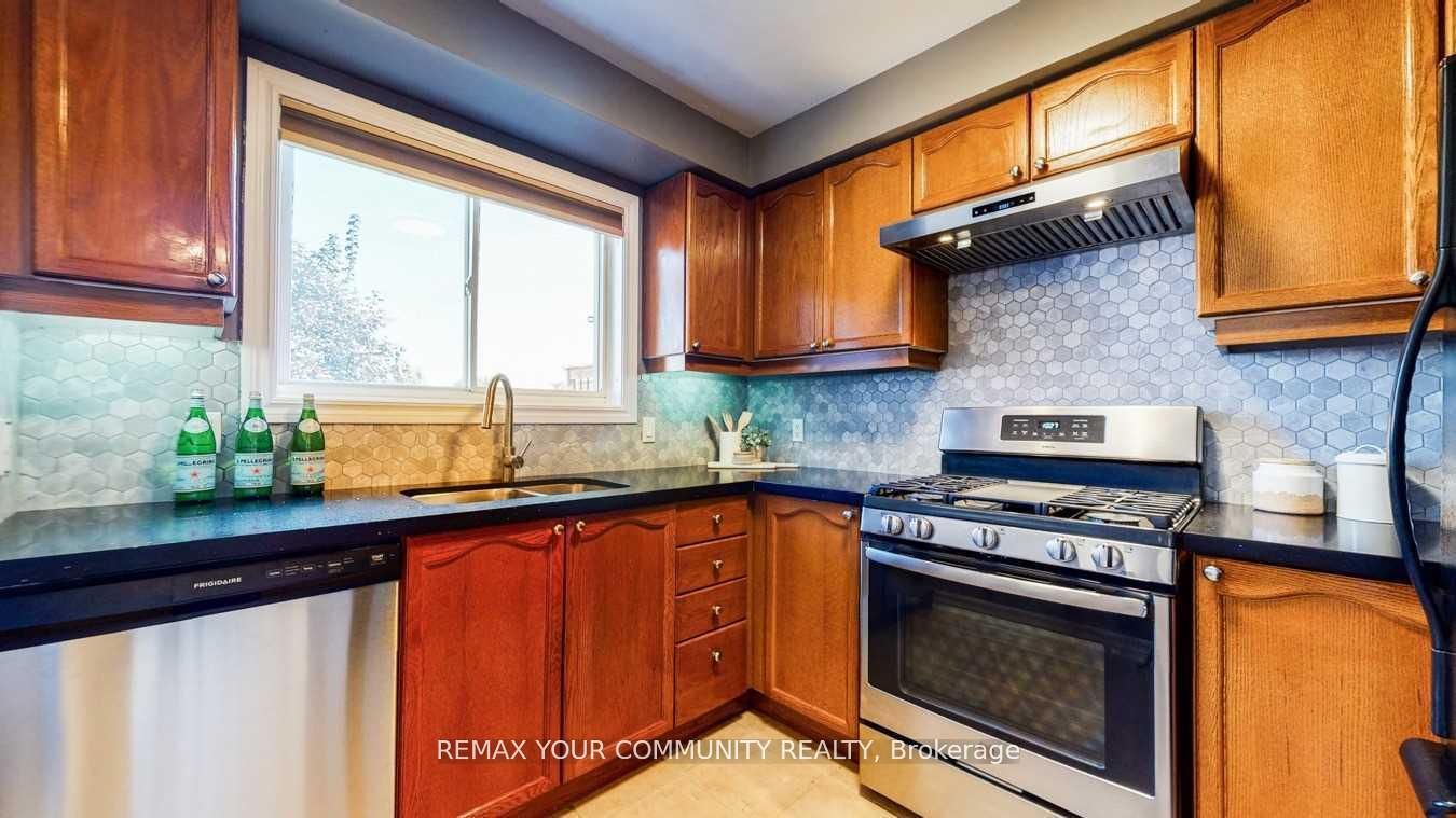 143 Cornish Drive E Property Photo 7
