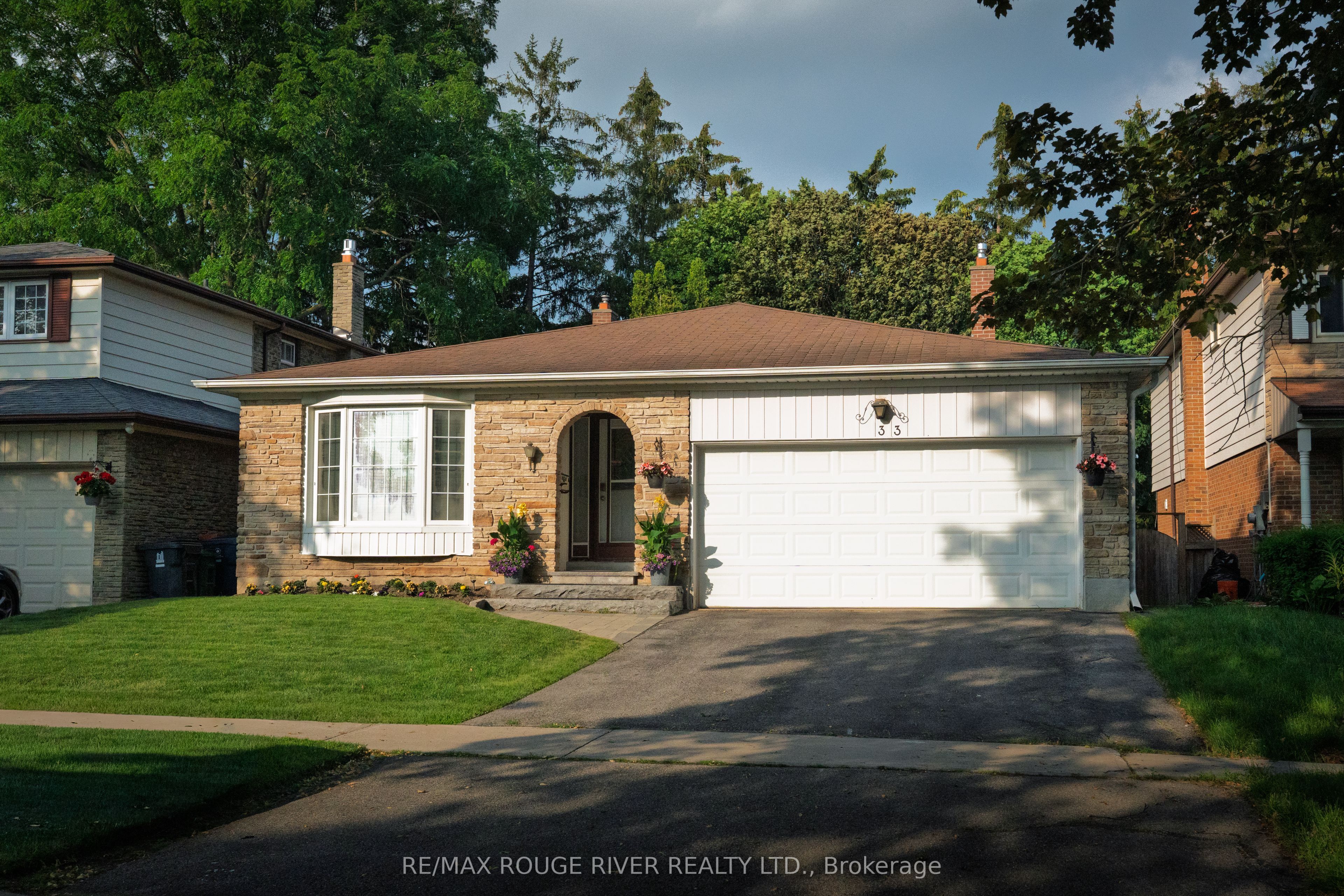 33 Pepper Tree Drive Property Photo 2