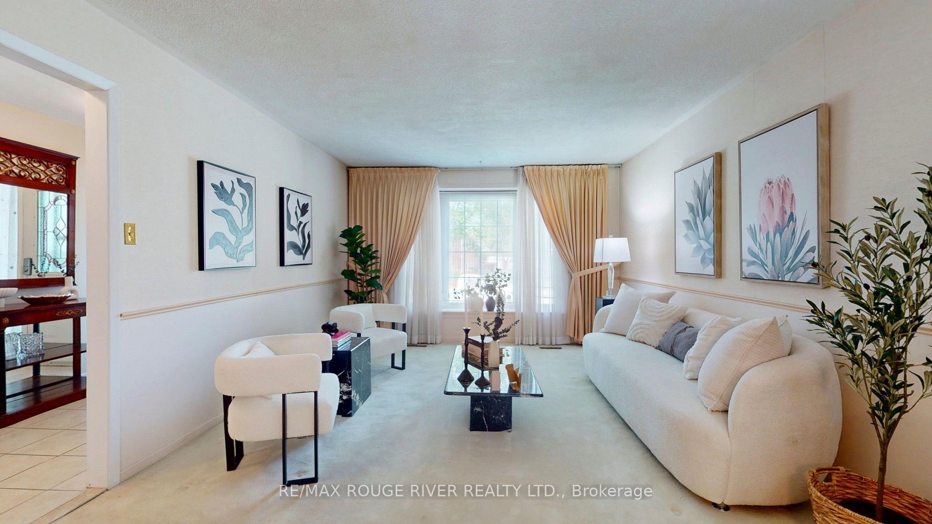 33 Pepper Tree Drive Property Photo 3