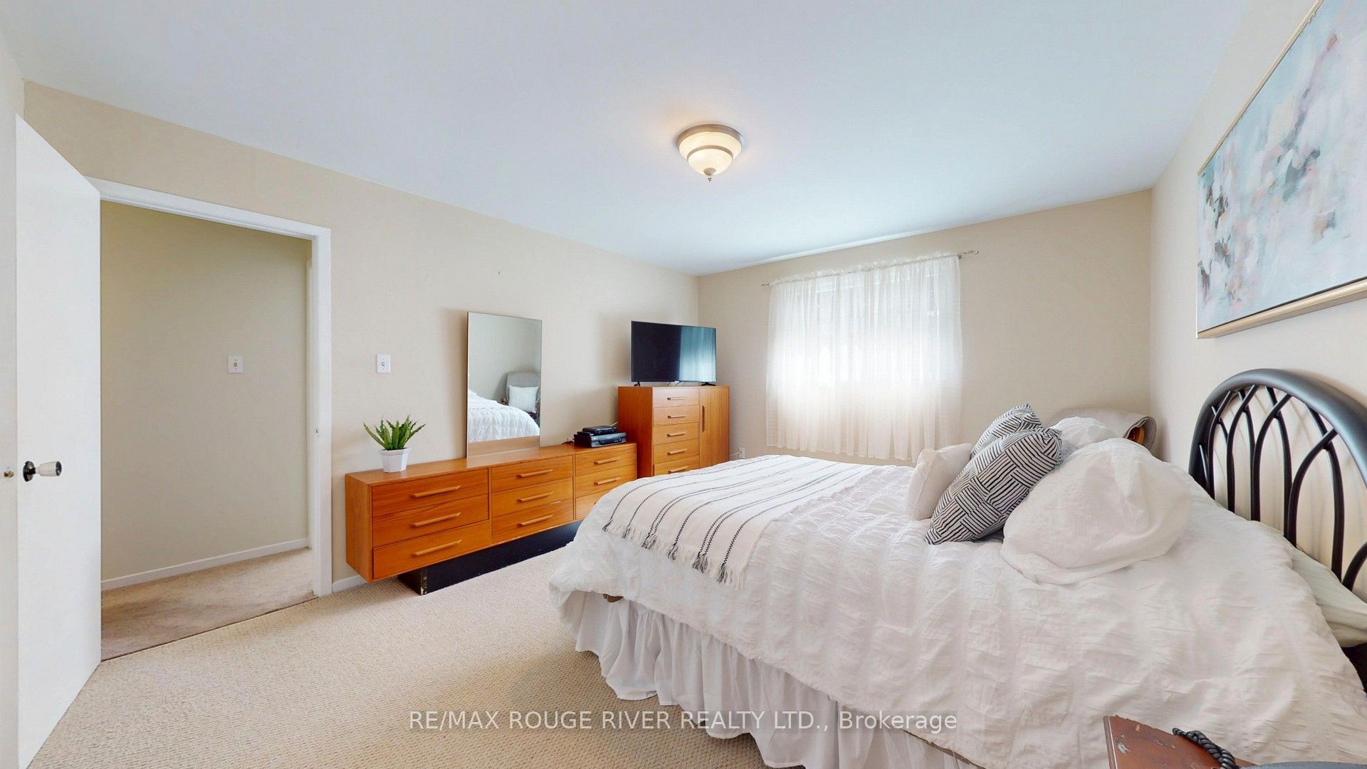 33 Pepper Tree Drive Property Photo 16