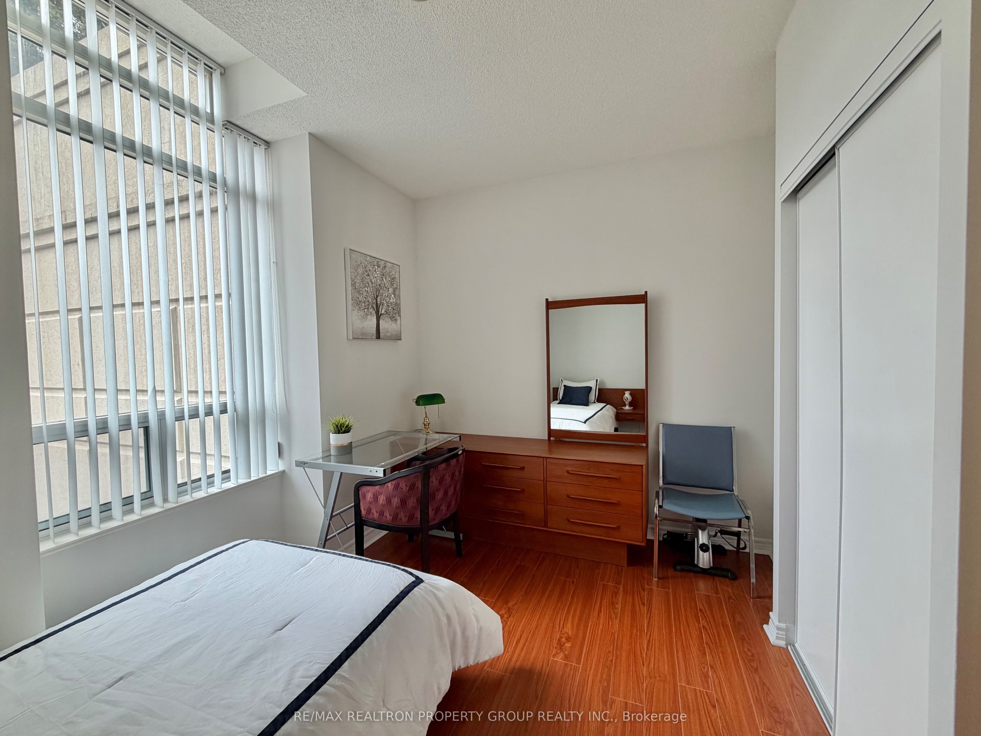 68 Corporate Drive 225 Property Photo 23
