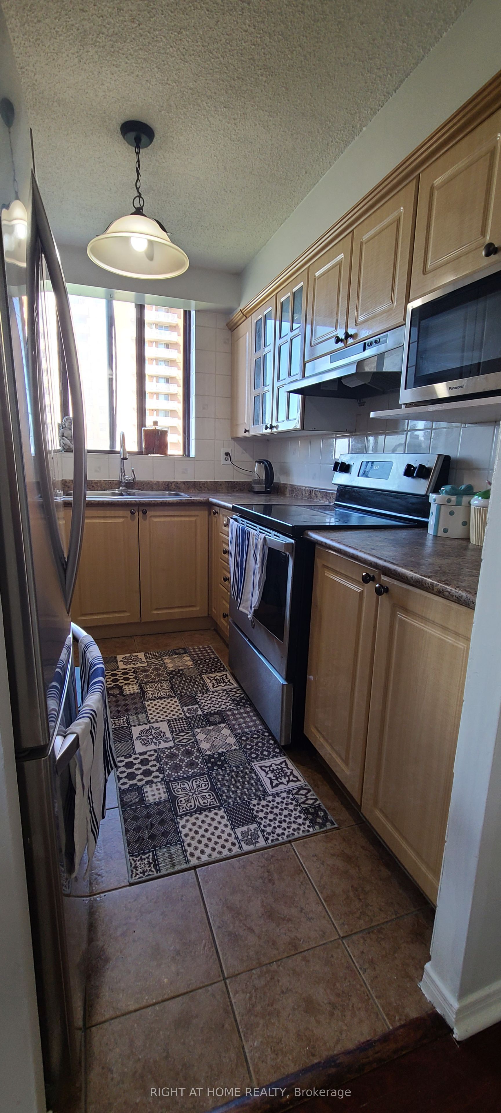 10 Tapscott Road 405 Property Photo 12