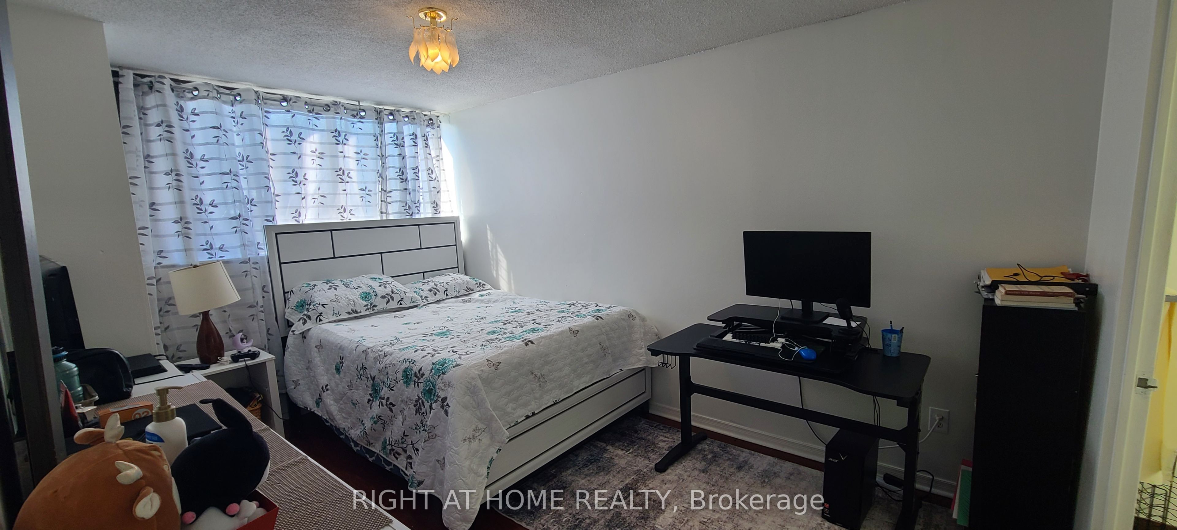 10 Tapscott Road 405 Property Photo 14
