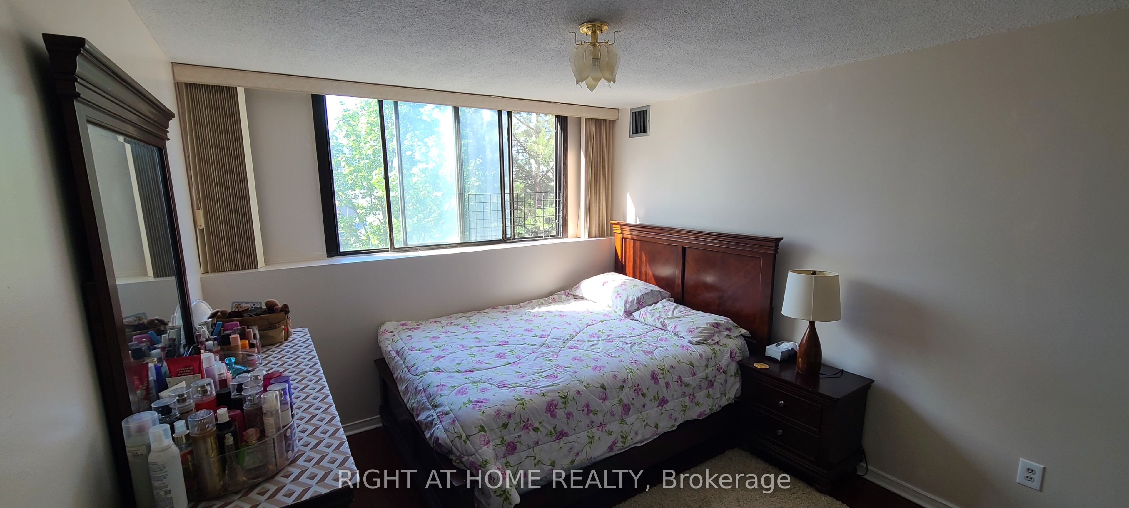 10 Tapscott Road 405 Property Photo 16