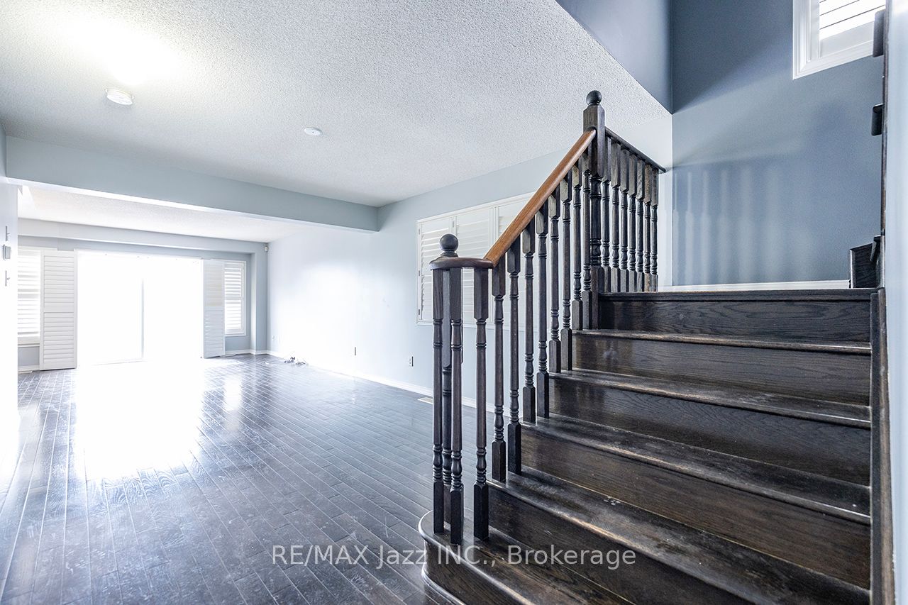 30 Lloydminster Avenue Property Photo 9