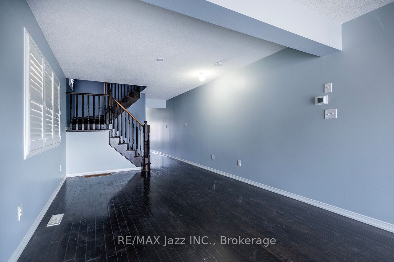 30 Lloydminster Avenue Property Photo 10