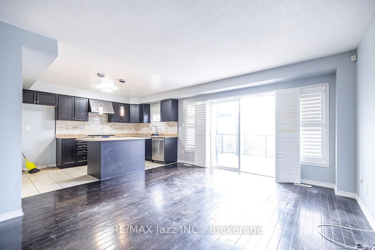 30 Lloydminster Avenue Property Photo 13