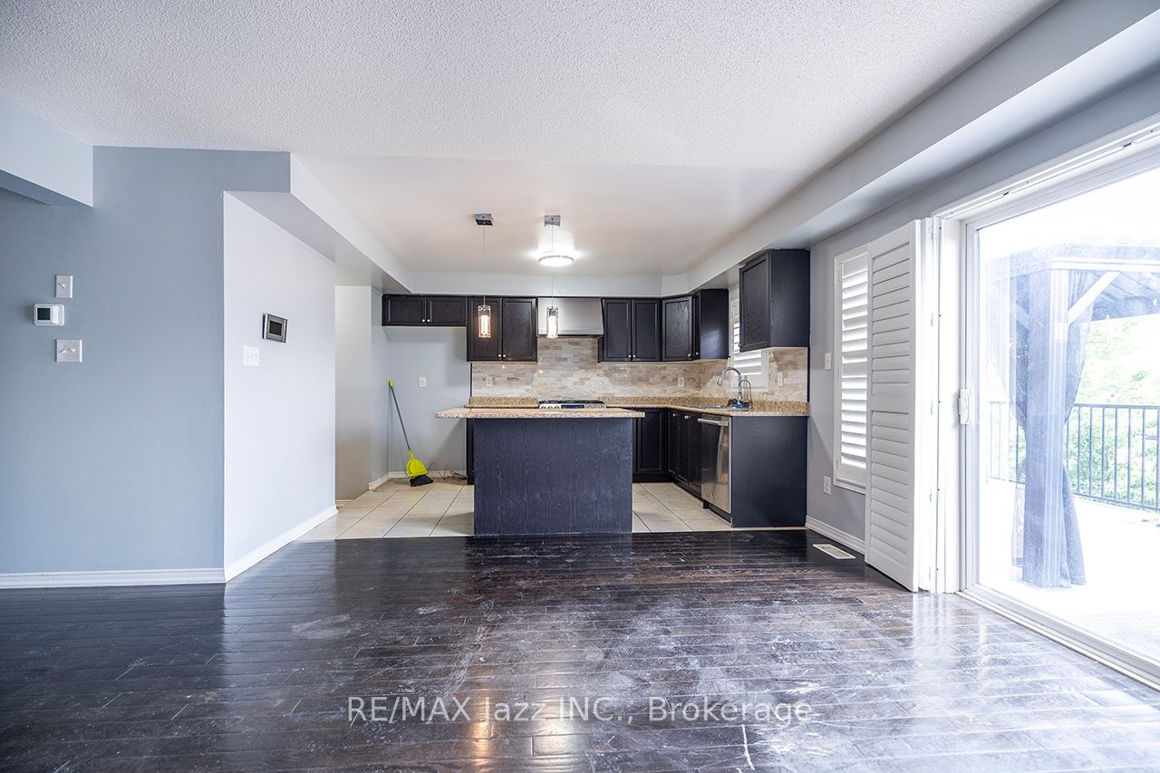 30 Lloydminster Avenue Property Photo 14