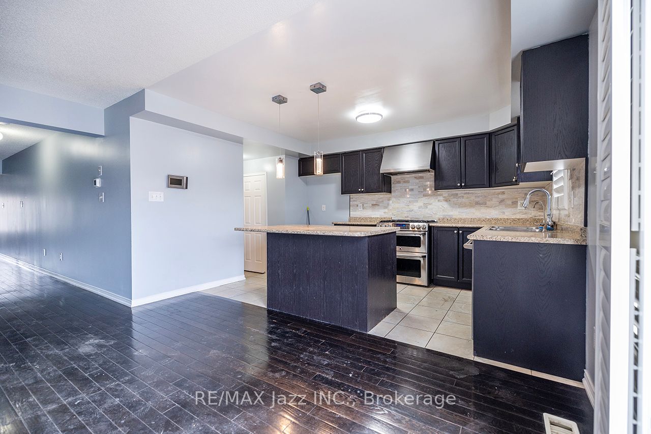 30 Lloydminster Avenue Property Photo 16