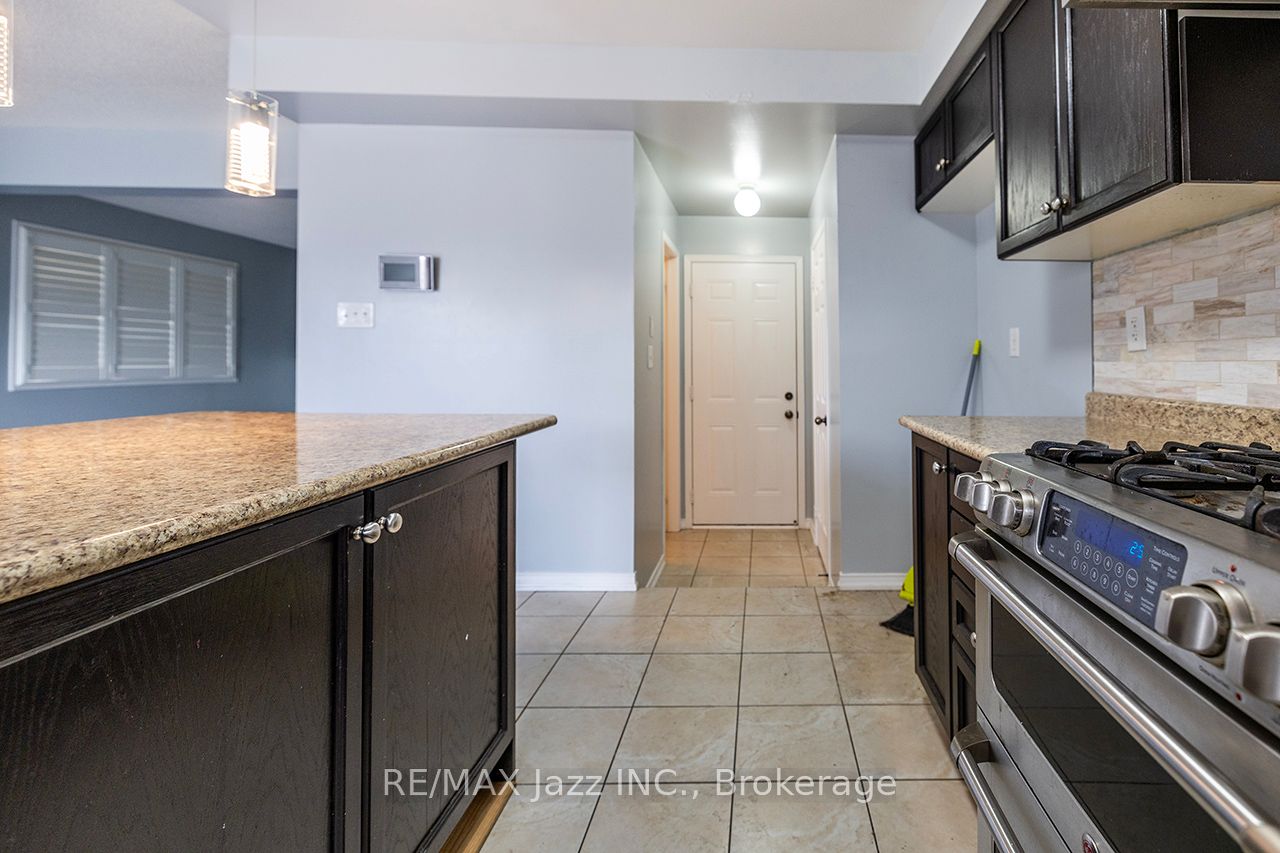 30 Lloydminster Avenue Property Photo 20