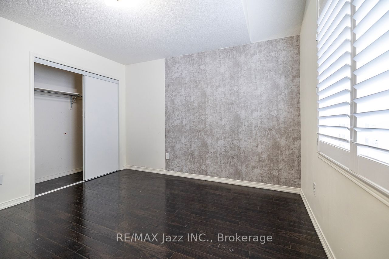 30 Lloydminster Avenue Property Photo 23
