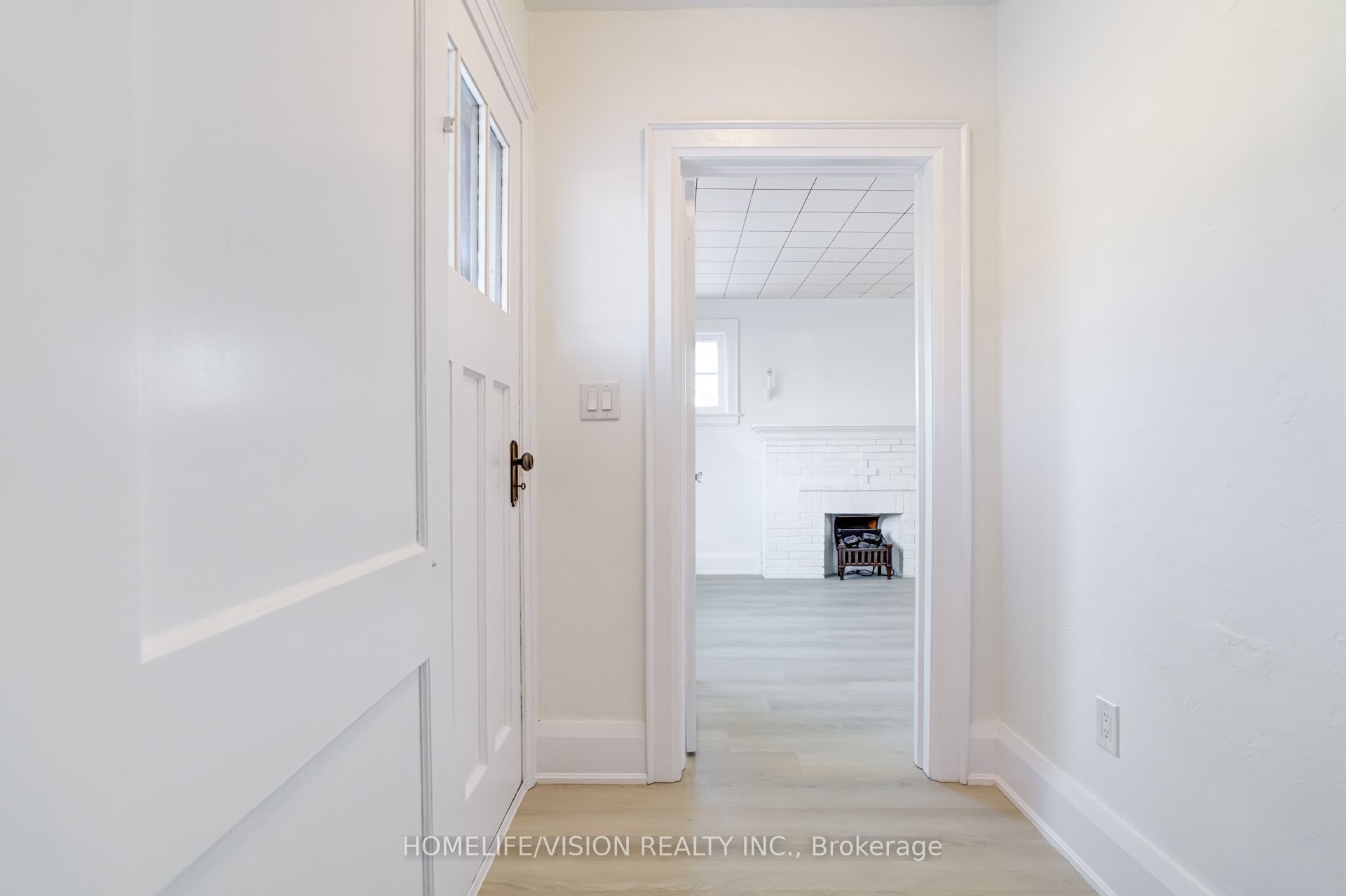 133 Mary Street E Property Photo 8