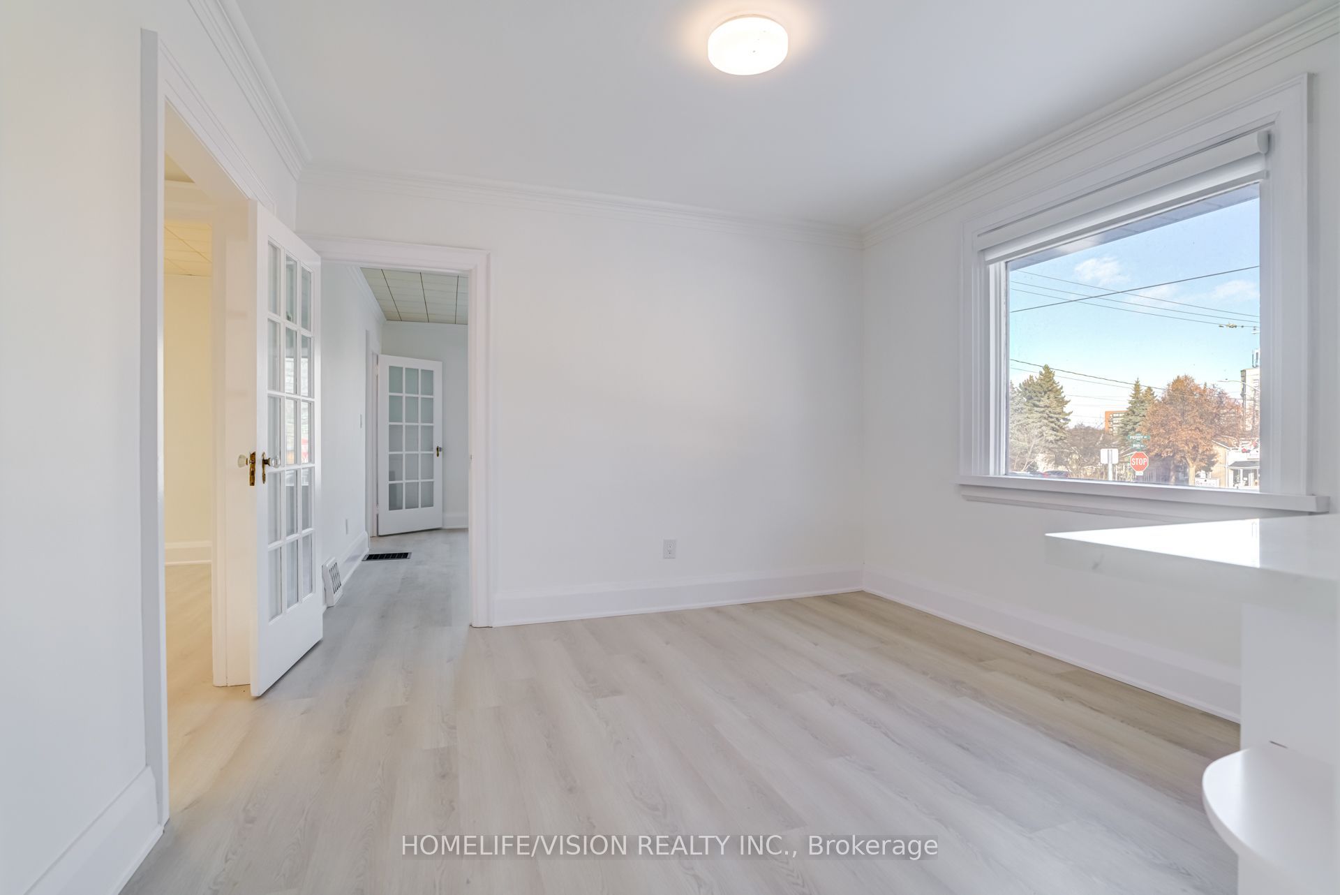 133 Mary Street E Property Photo 11