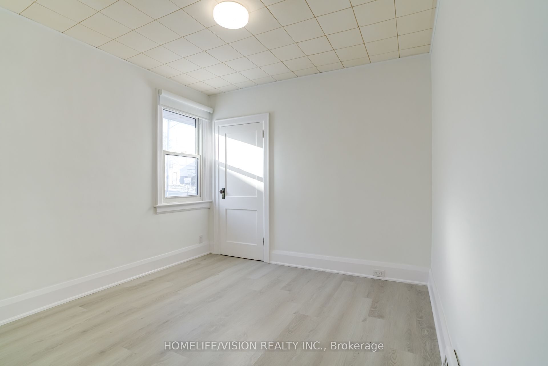 133 Mary Street E Property Photo 22