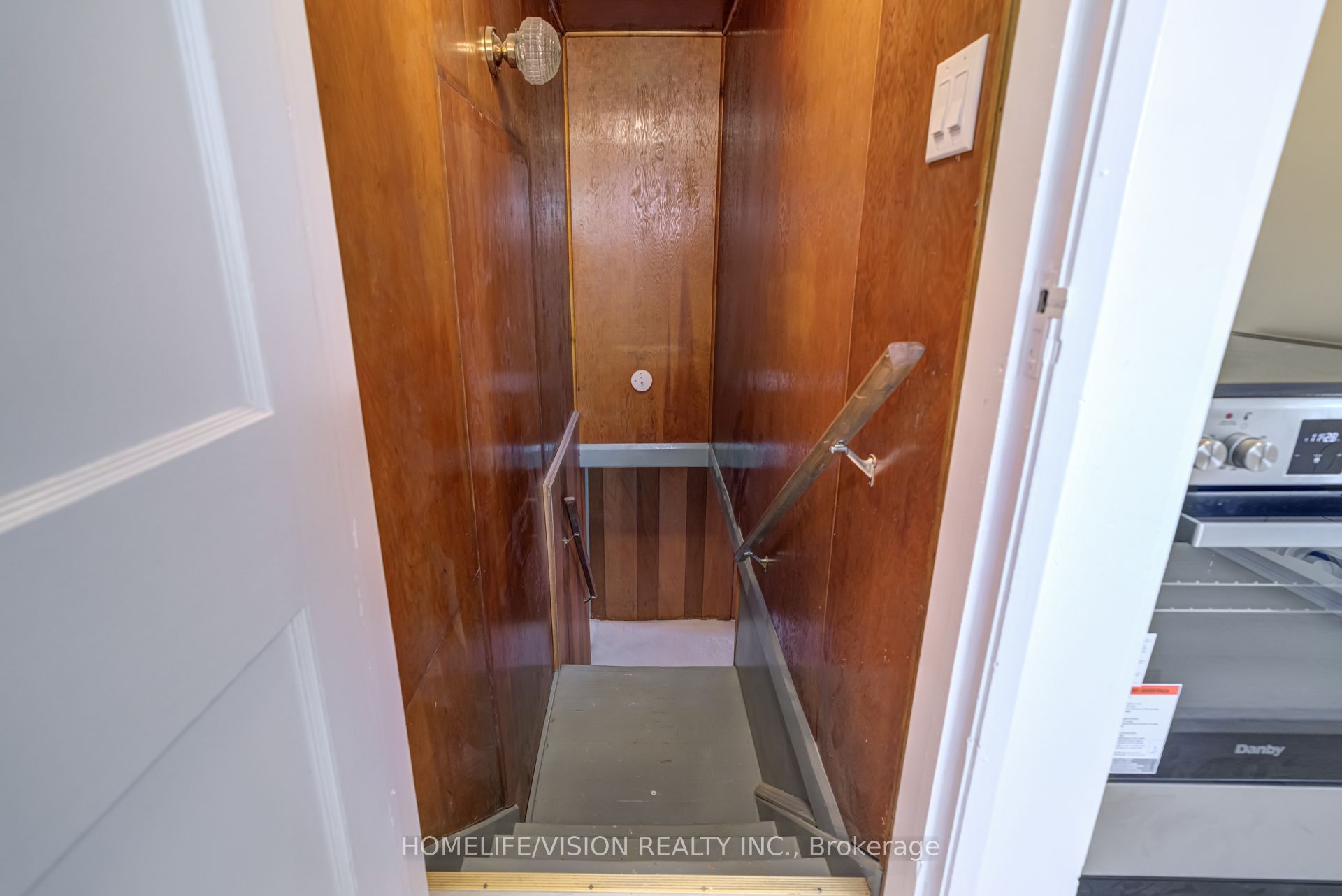 133 Mary Street E Property Photo 27