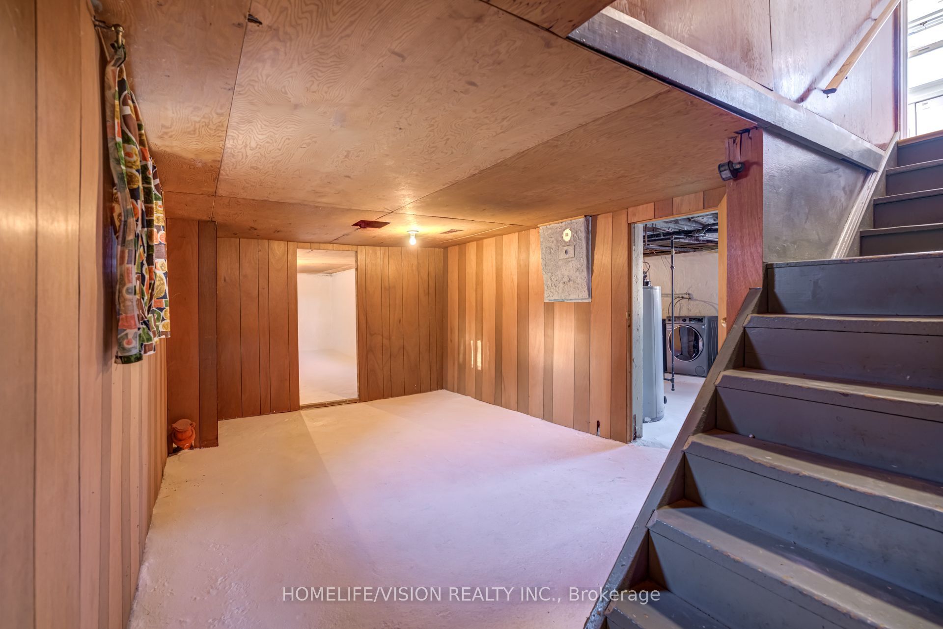 133 Mary Street E Property Photo 28