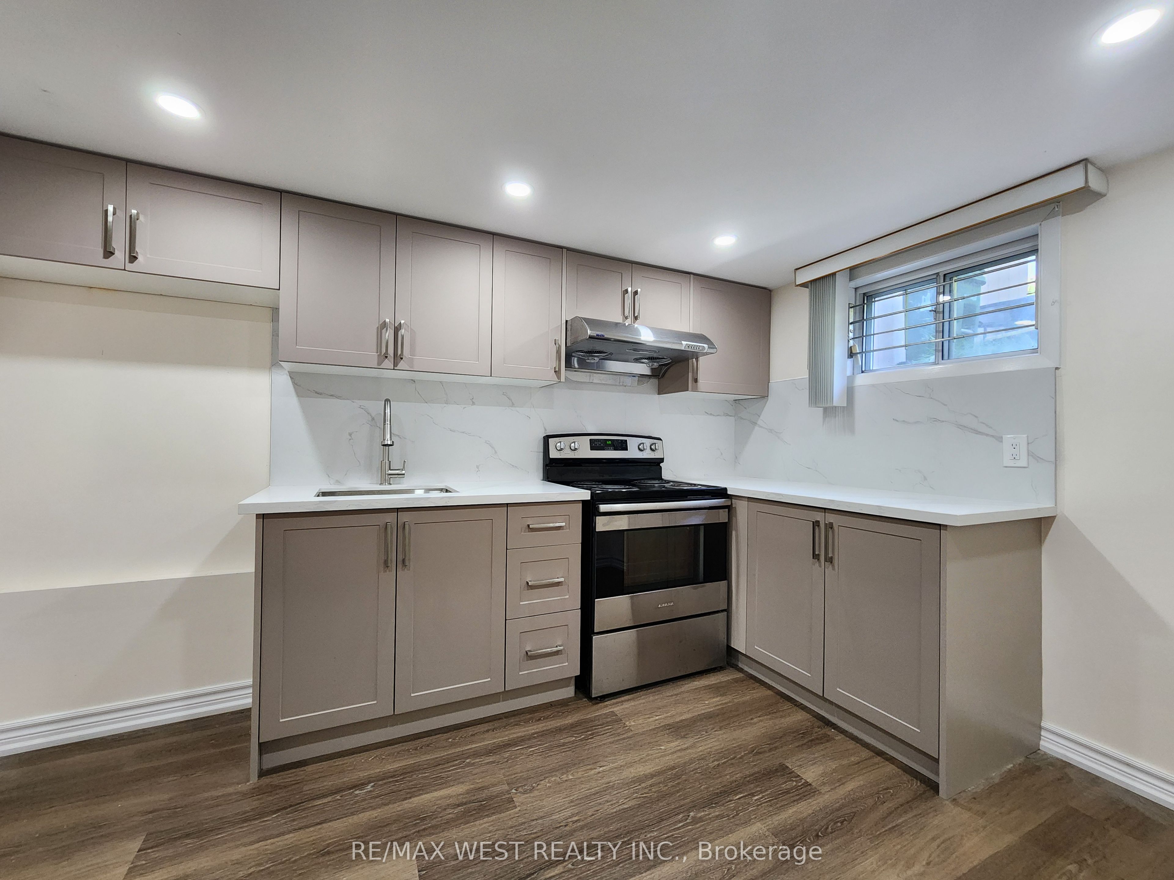 105 Crocus Drive Bsmt Property Photo 2