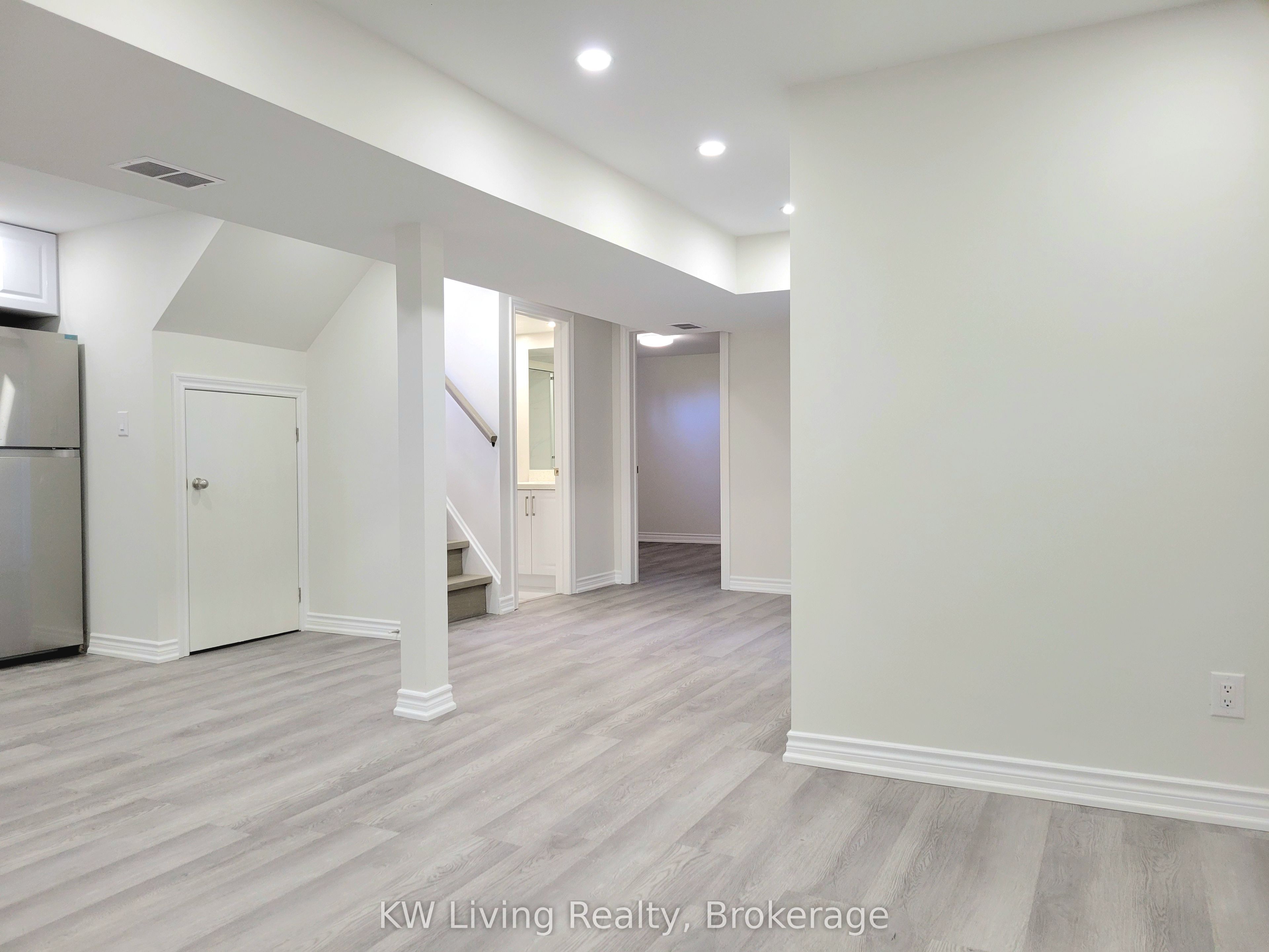 6 Gardens Crescent Bsmt Property Photo 5