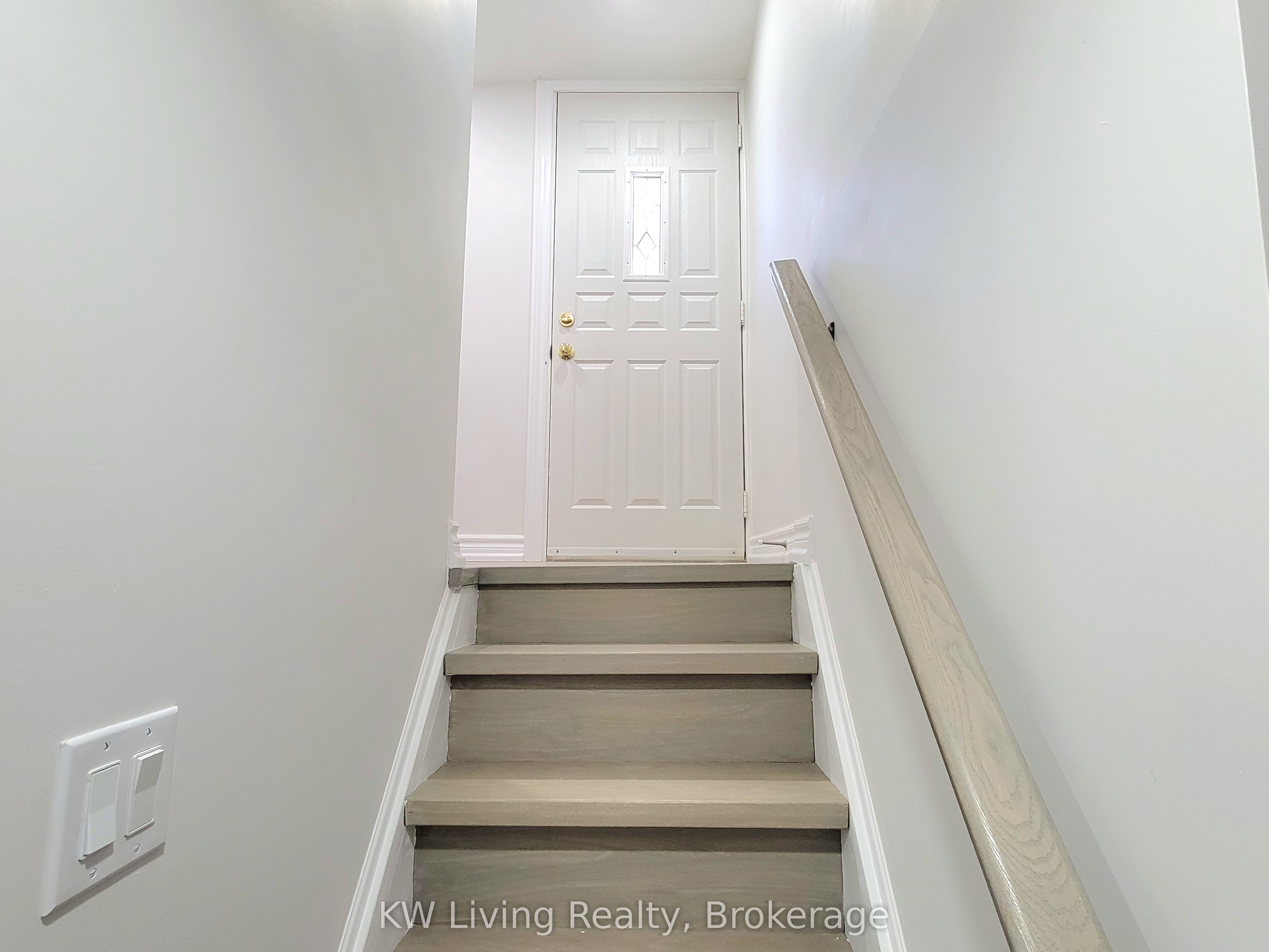 6 Gardens Crescent Bsmt Property Photo 11