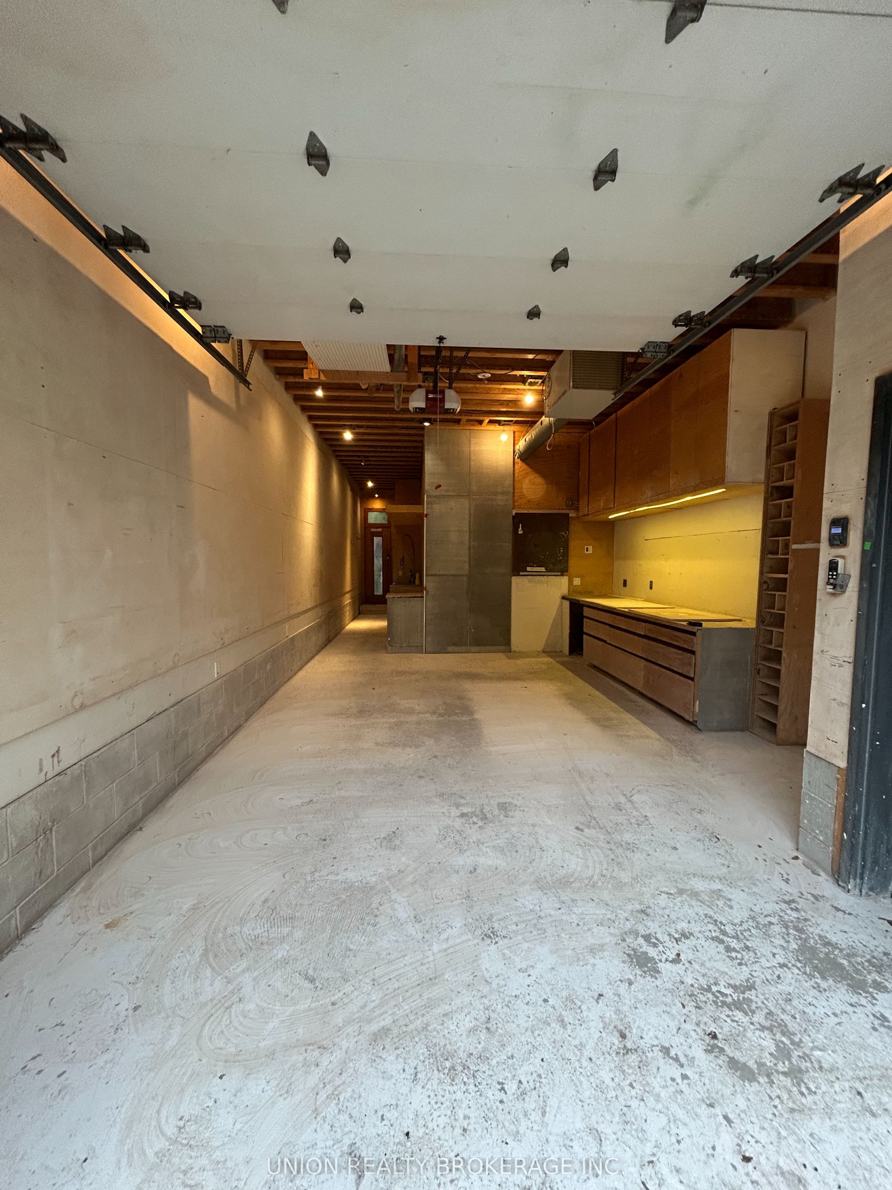 303 Coxwell Avenue Property Photo 4