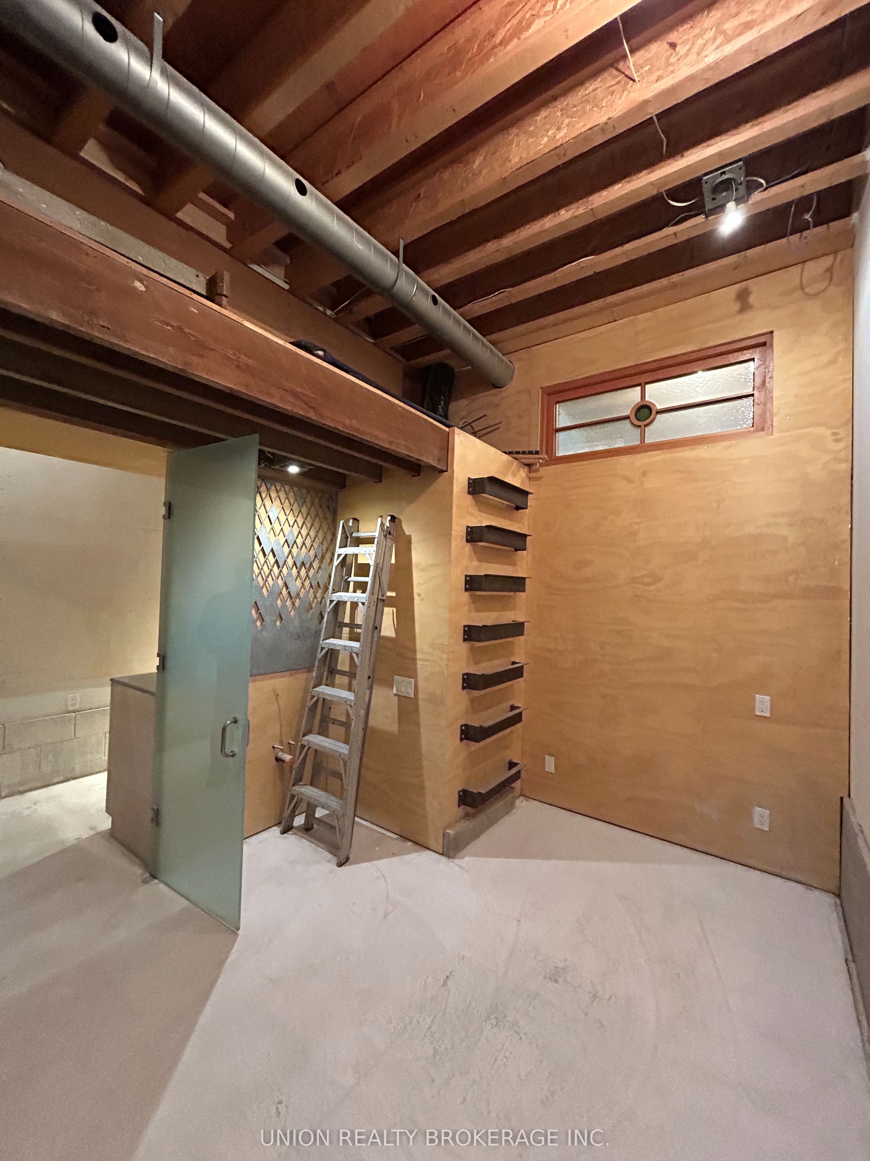 303 Coxwell Avenue Property Photo 6