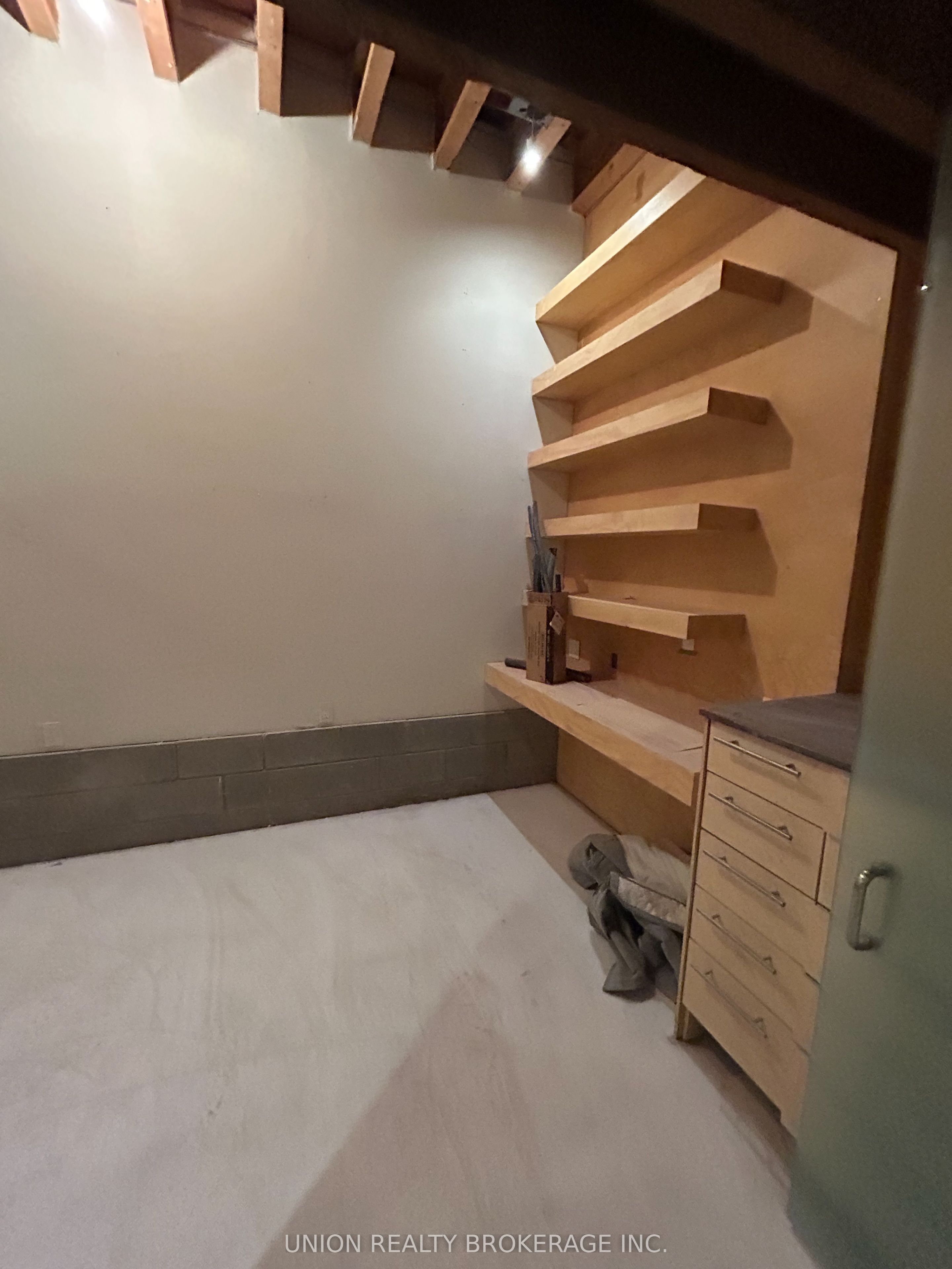 303 Coxwell Avenue Property Photo 7