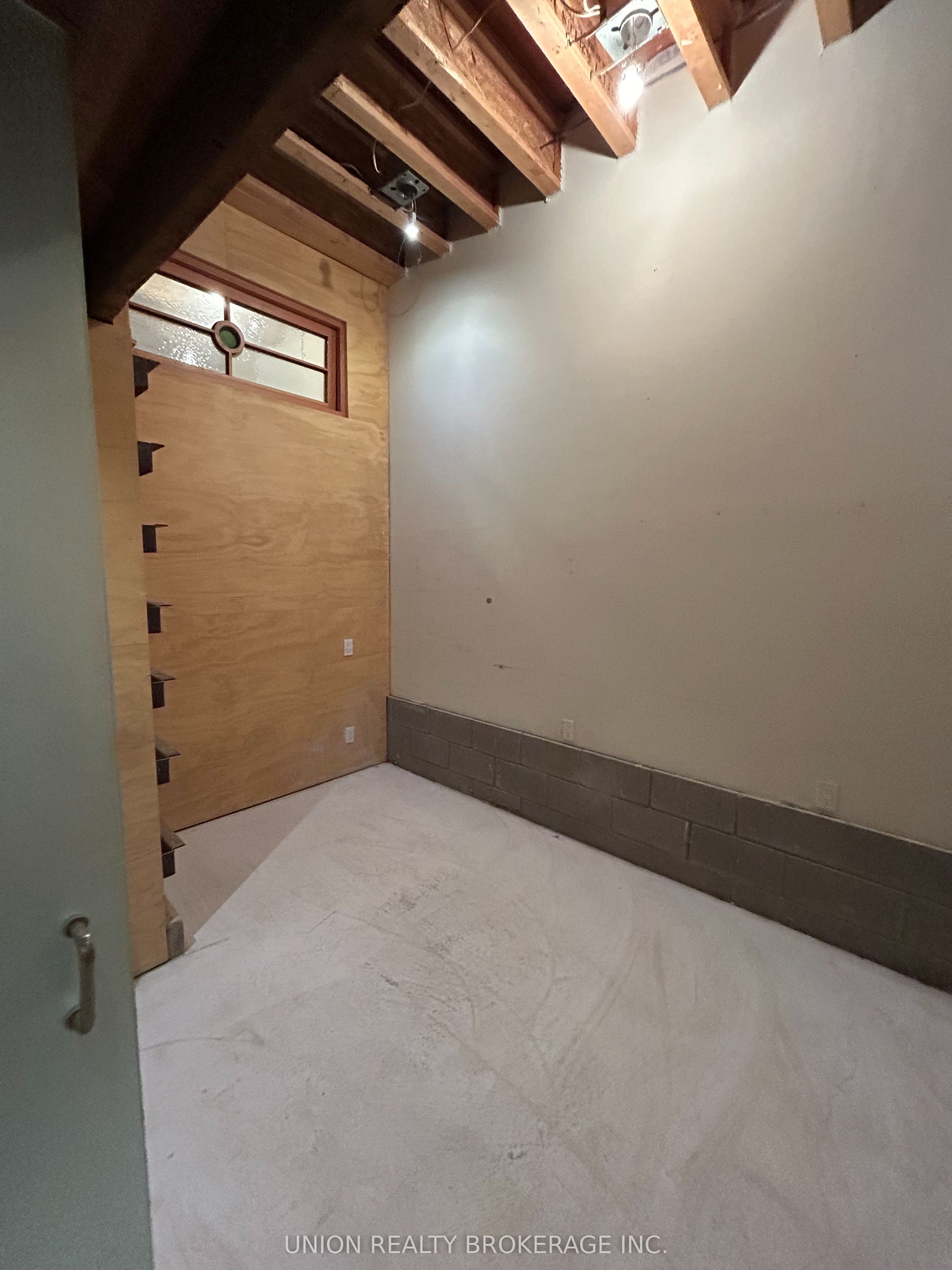 303 Coxwell Avenue Property Photo 8