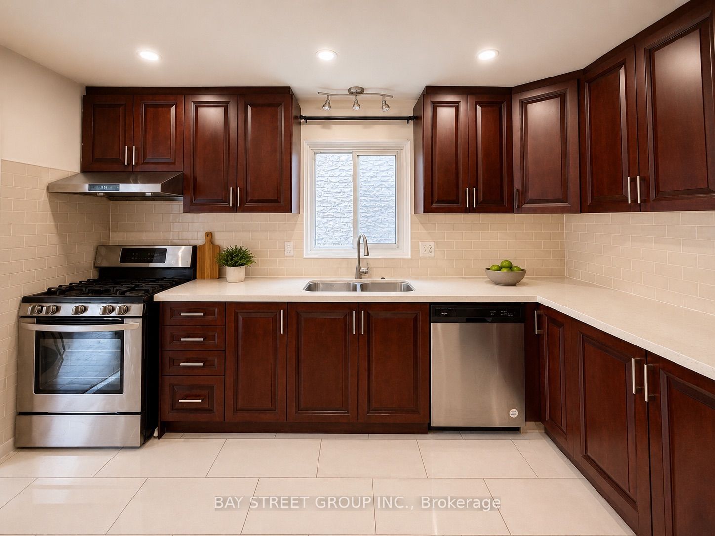 82 Radwell Crescent Property Photo 10