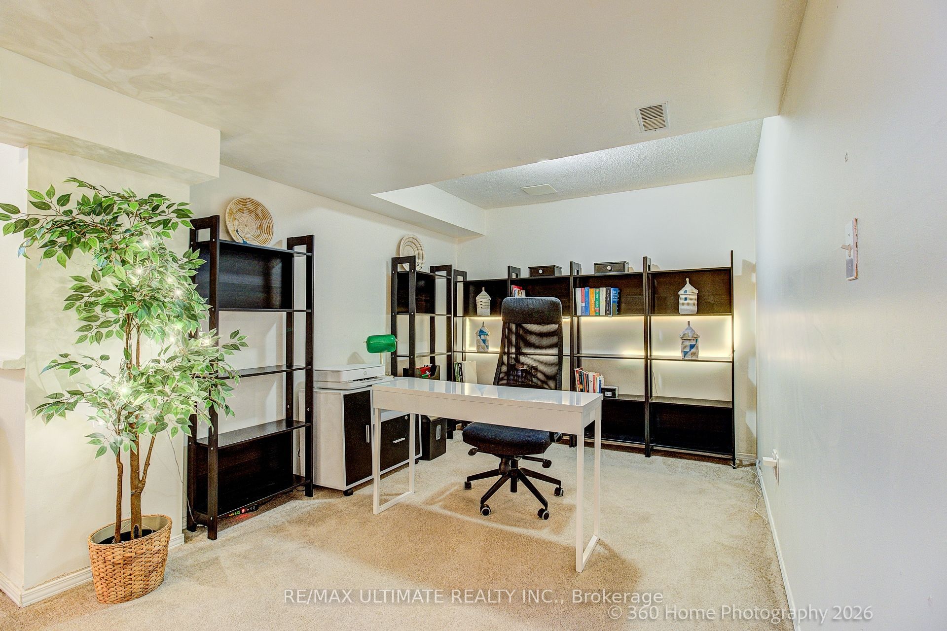 53 Wilshire Drive Property Photo 17